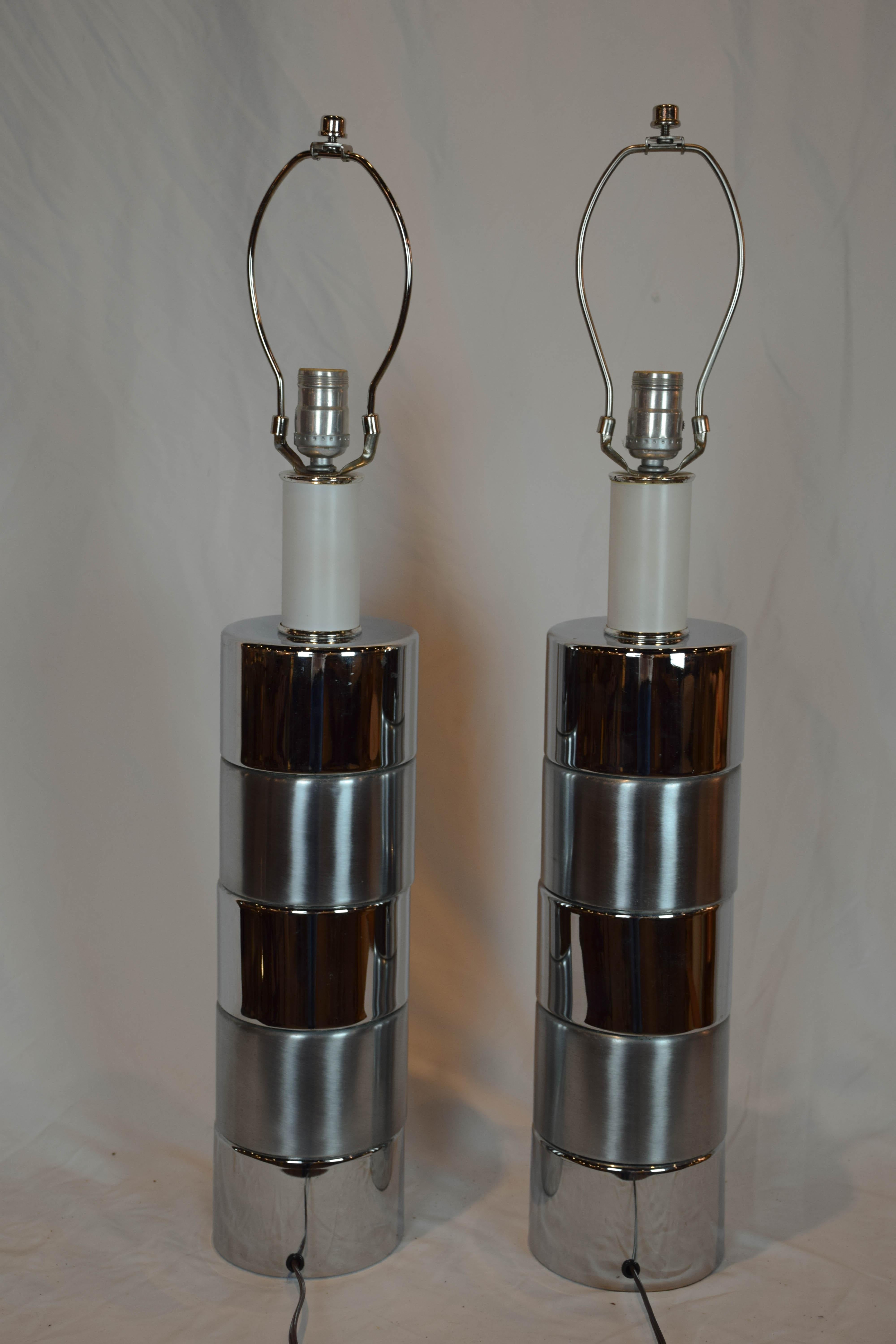 20th Century Pair of Midcentury Brutalist Style Chrome Cylinder Table Lamps