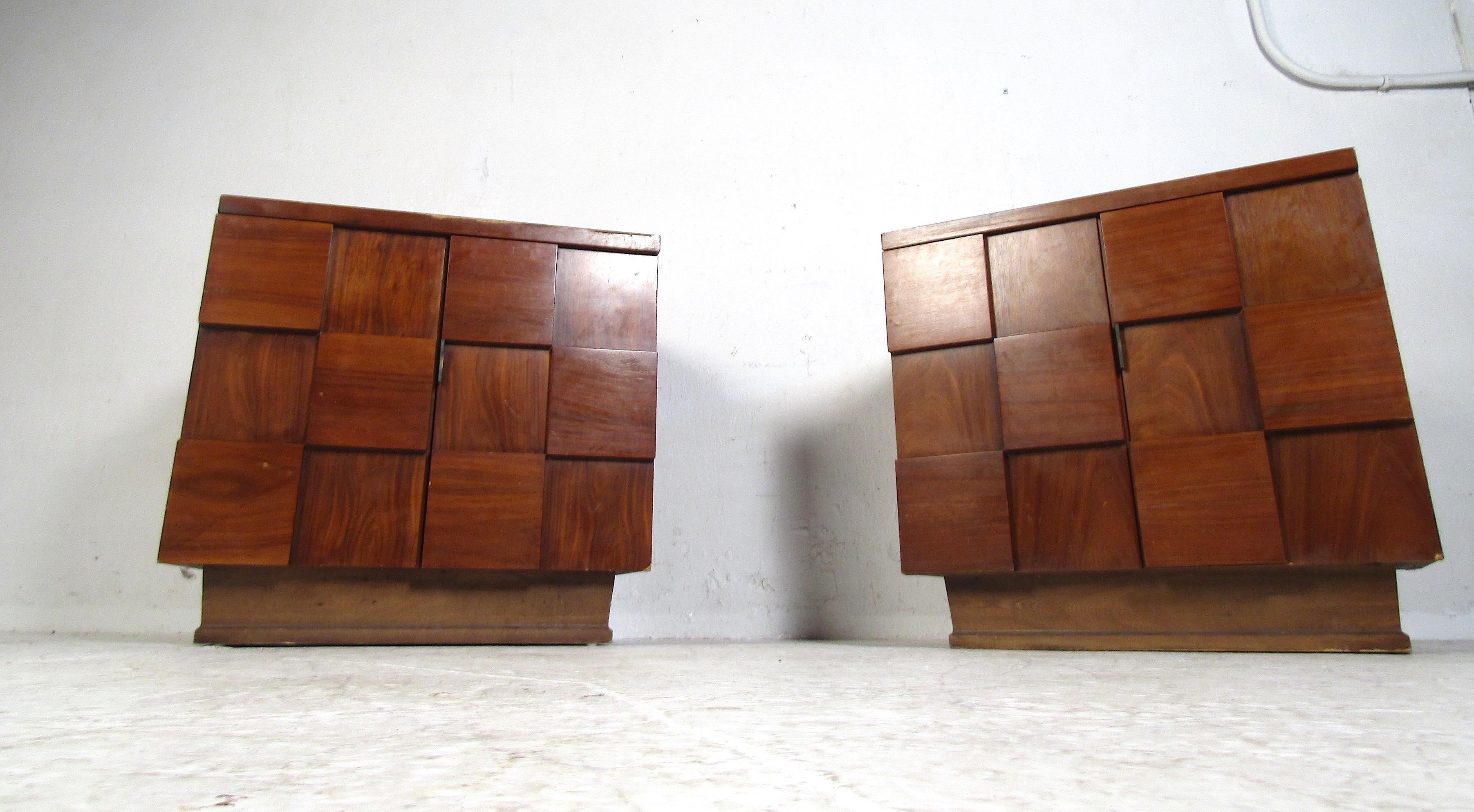 Stylish pair of midcentury nightstands with a patchwork/Brutalist style accent on the cabinet doors. Made by Young Manufacturing Company. Nice pair that is sure to complement any modern interior. Please confirm item location with dealer (NJ or NY).