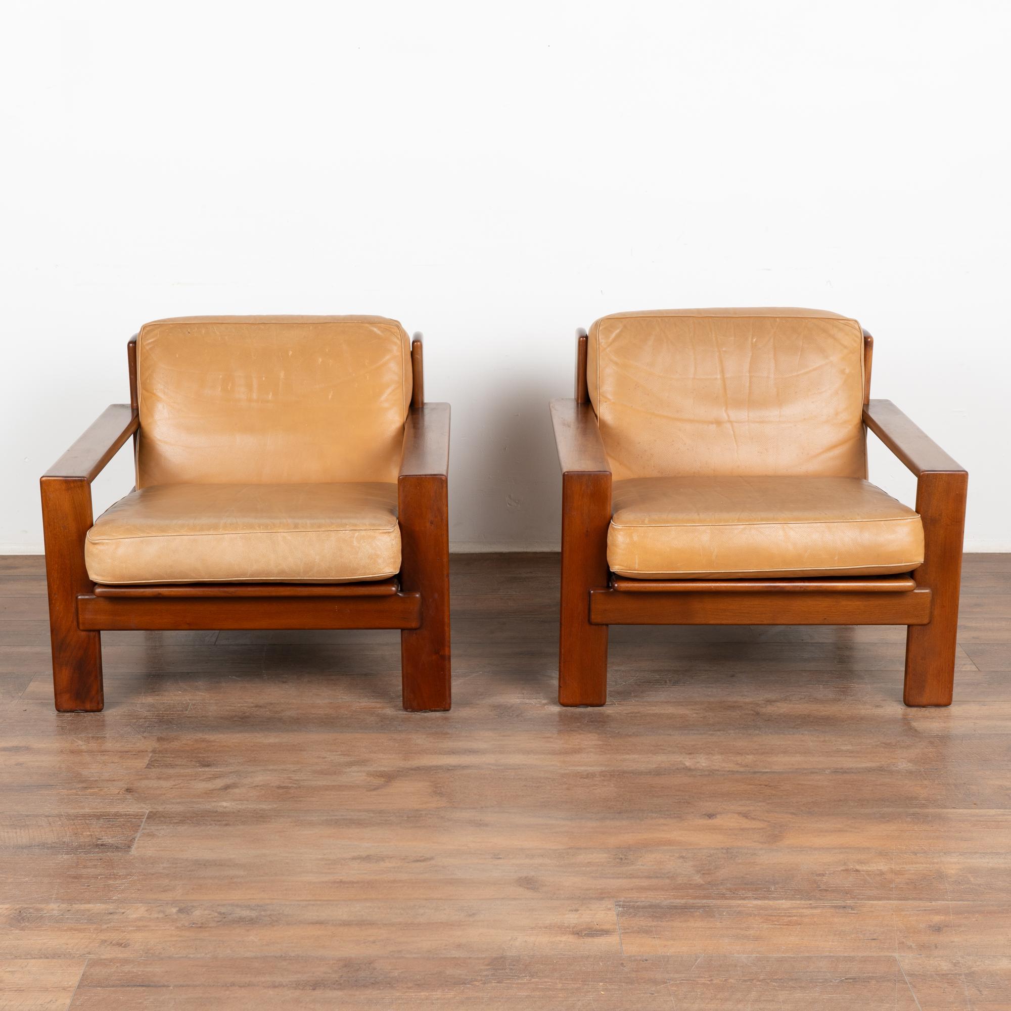 Mid-Century Modern Pair, Mid Century Camel Leather Arm Chairs, Denmark circa 1960 For Sale