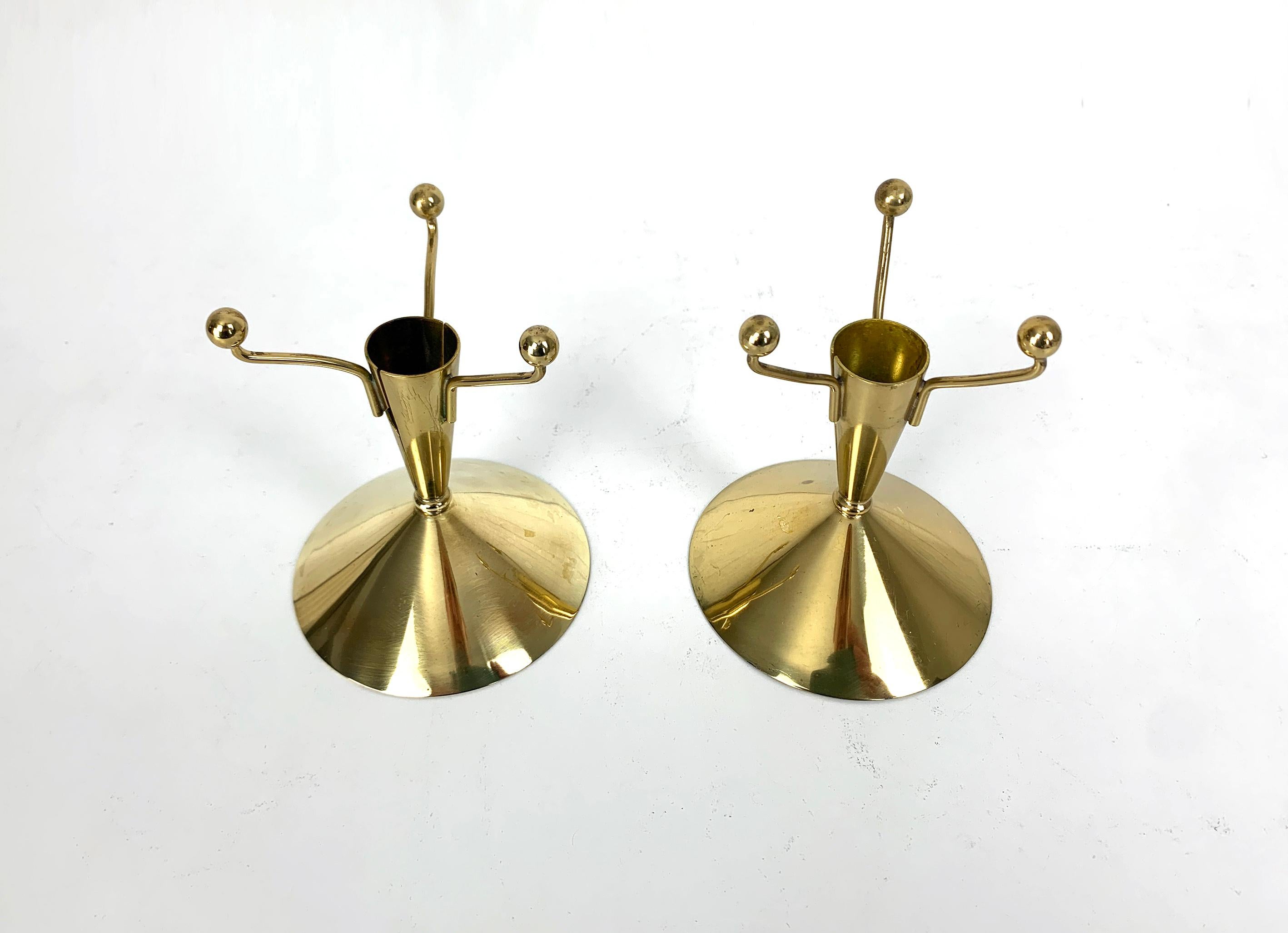 20ième siècle Paire de chandeliers du milieu du siècle en laiton de Gunnar Ander Ystad Metall Suède en vente