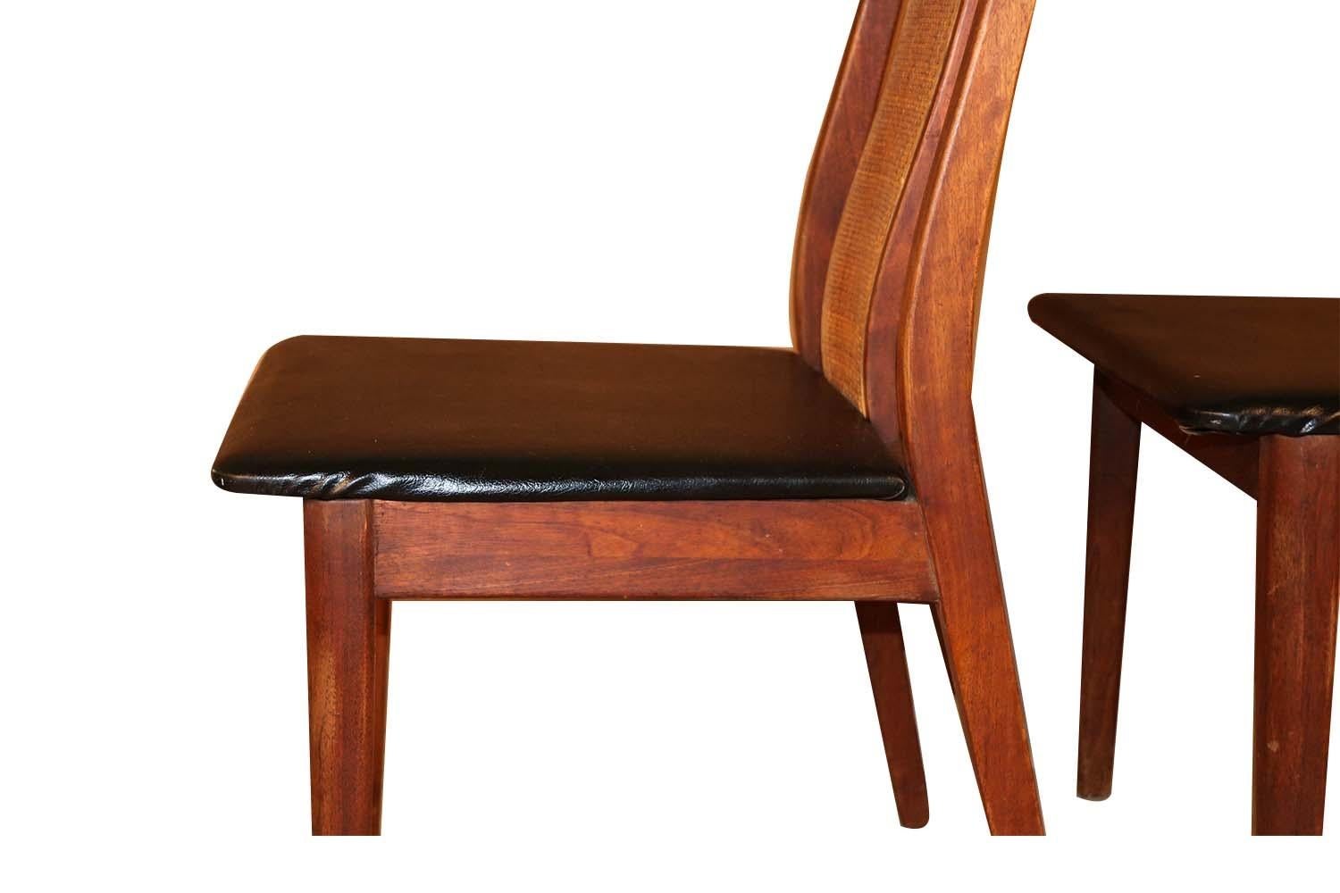 Pair of Midcentury Chairs in the Style of Edward Wormley In Good Condition In Baltimore, MD