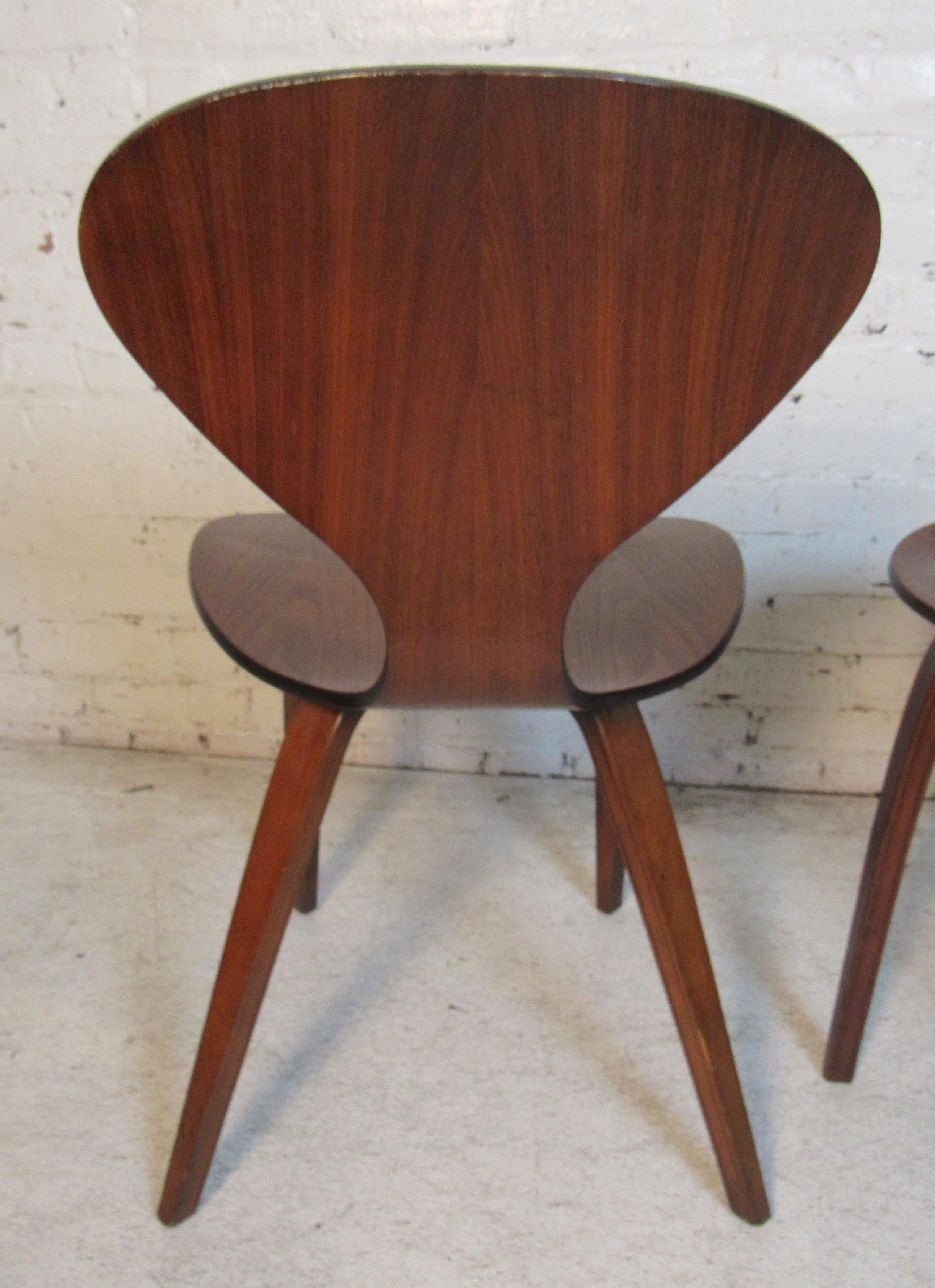 Pair of Midcentury Cherner Chairs 1