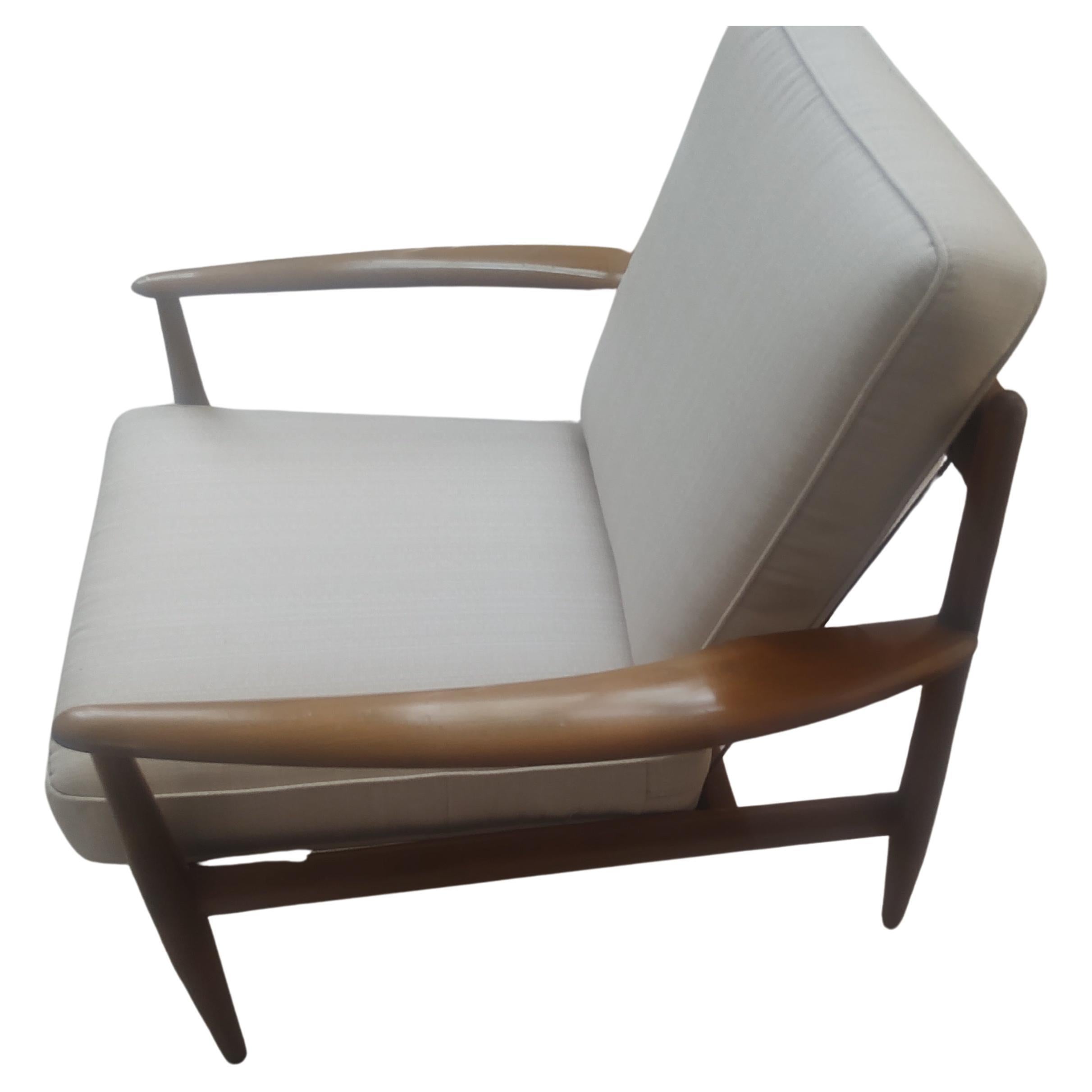 Pair Mid Century Danish Modern Beech Lounge Chairs by Grete Jalk - John Stuart  For Sale 5