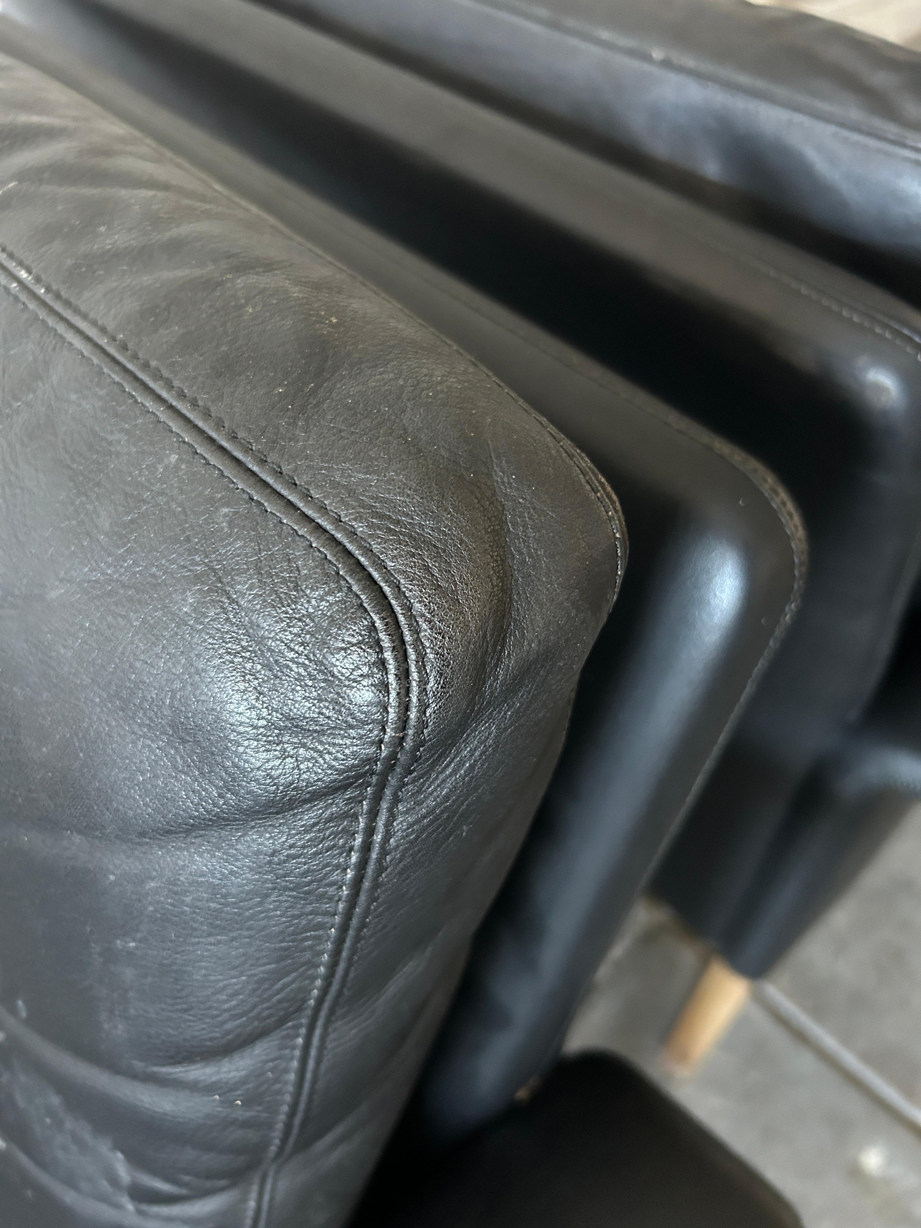 Pair Mid-Century Danish Modern Hans Olsen Black Leather Lounge Chairs Model 500 For Sale 5