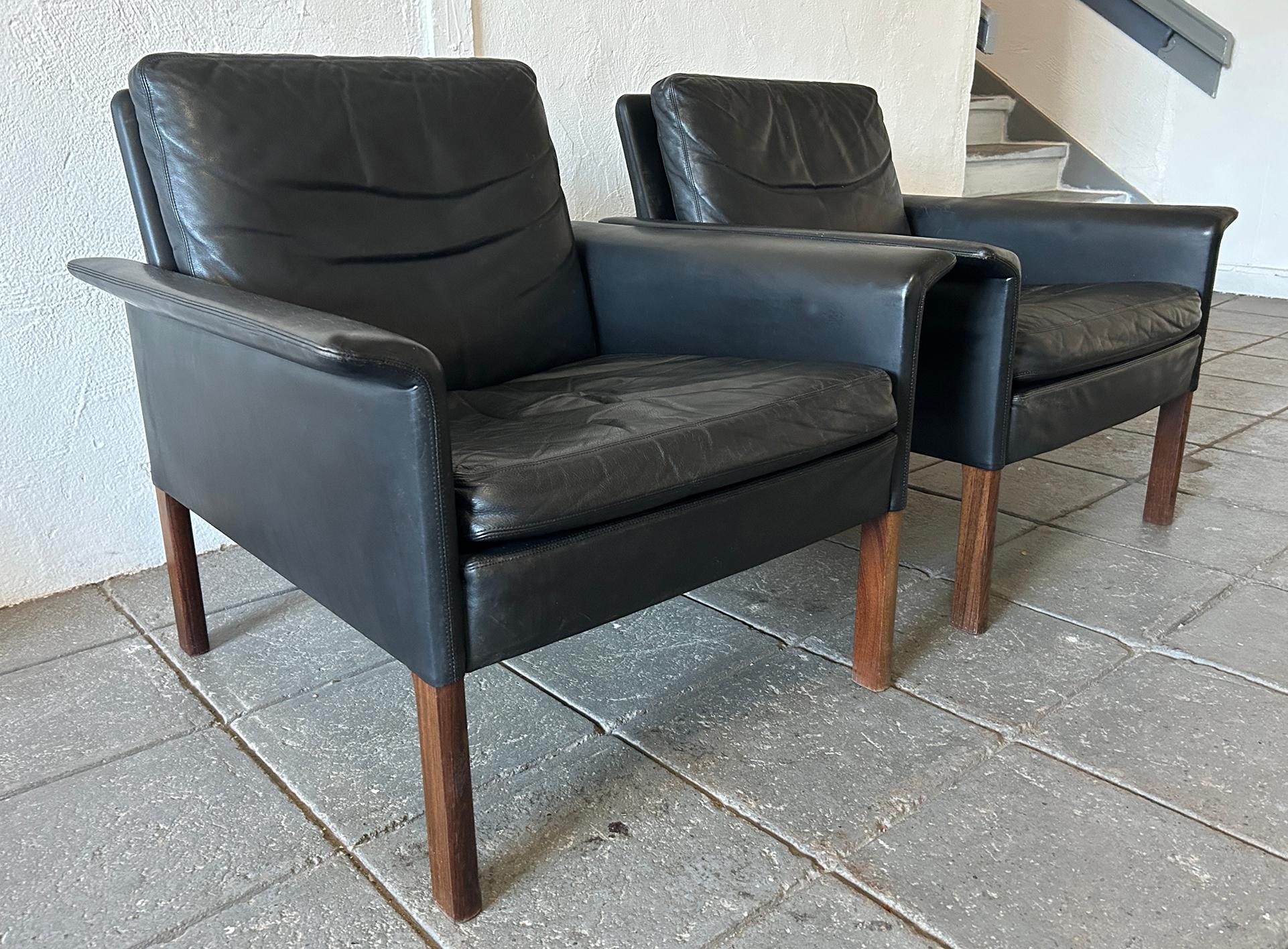 Pair Mid-Century Danish Modern Hans Olsen Black Leather Lounge Chairs Model 500 For Sale 9