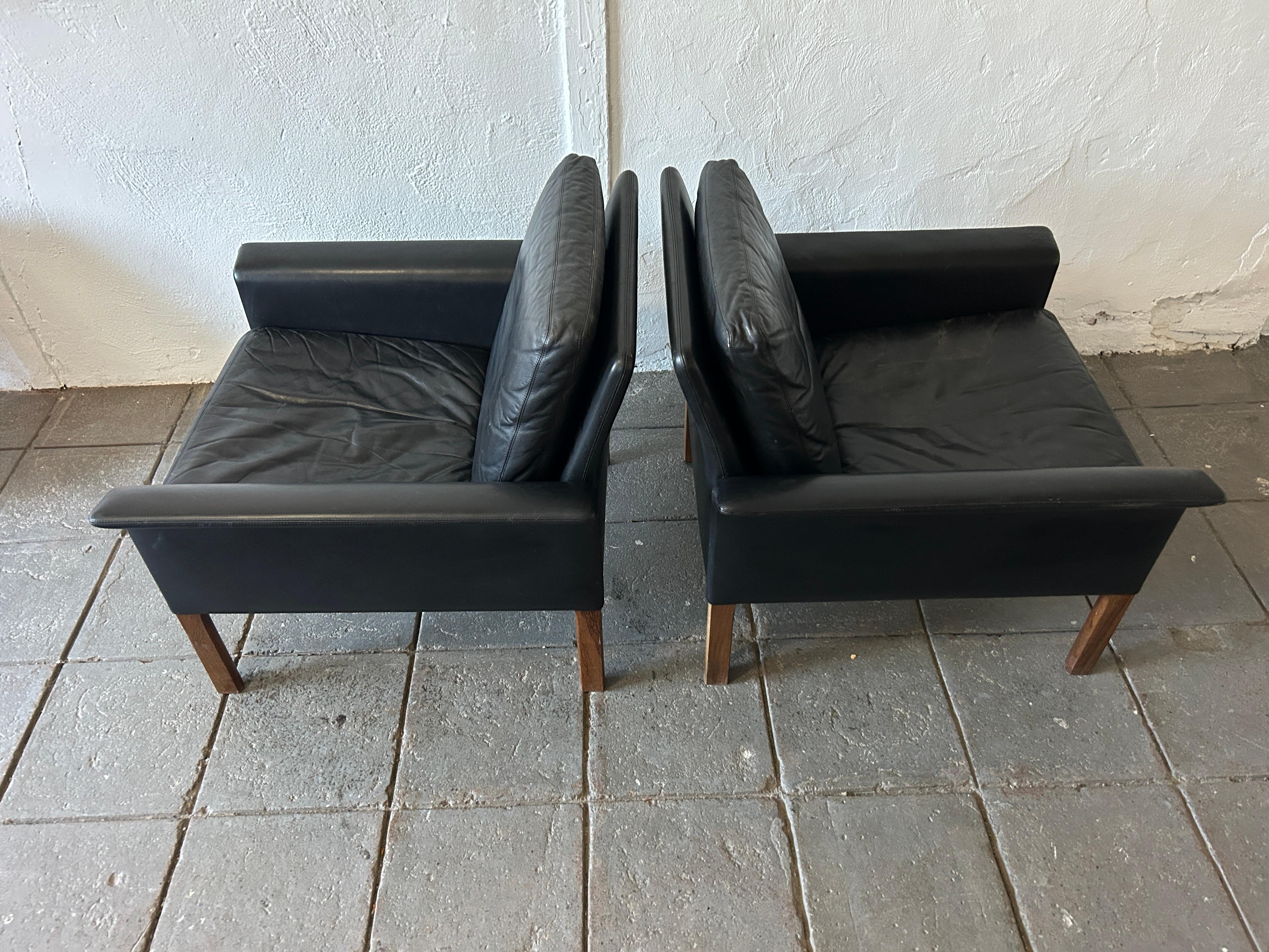 Woodwork Pair Mid-Century Danish Modern Hans Olsen Black Leather Lounge Chairs Model 500 For Sale