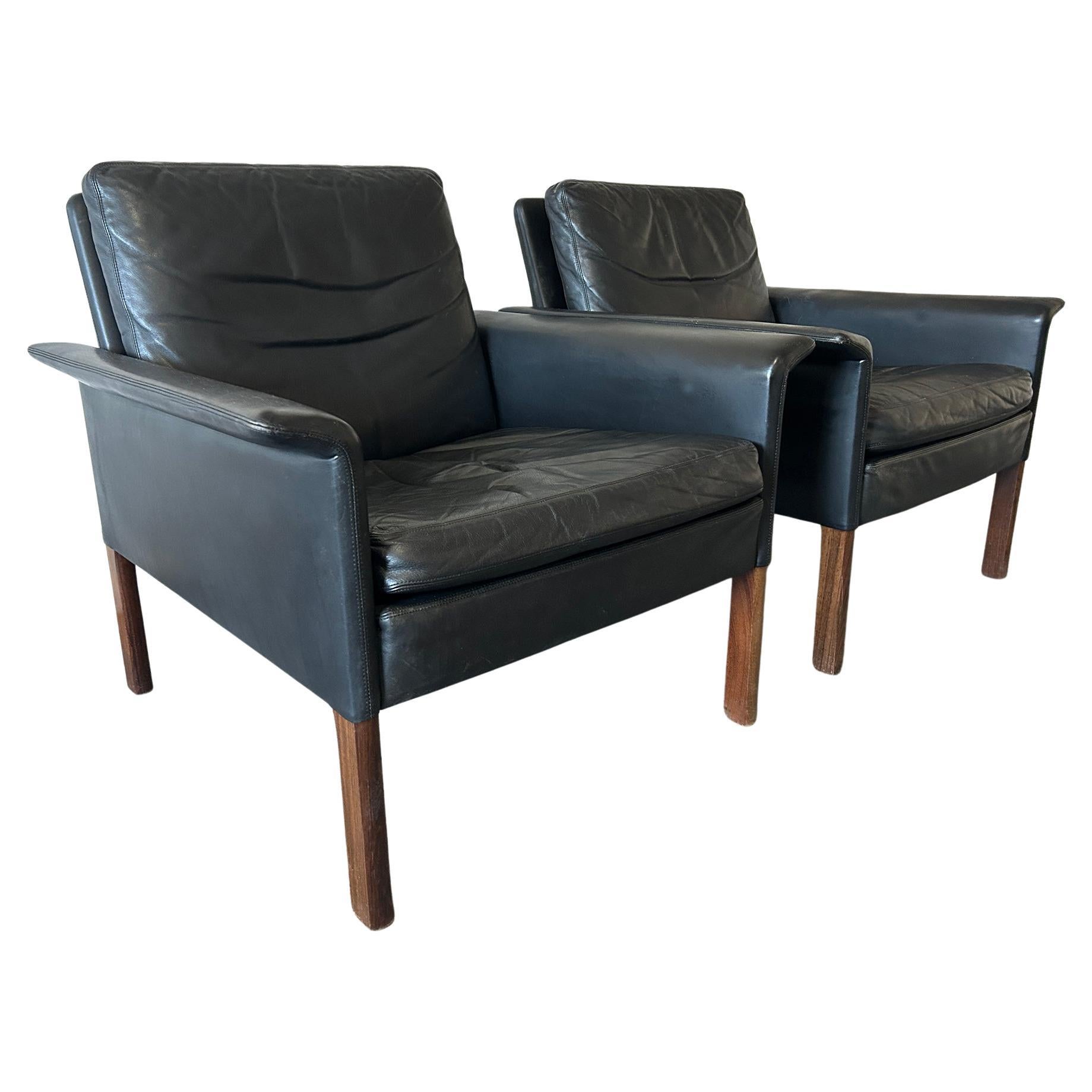 Pair Mid-Century Danish Modern Hans Olsen Black Leather Lounge Chairs Model 500 For Sale