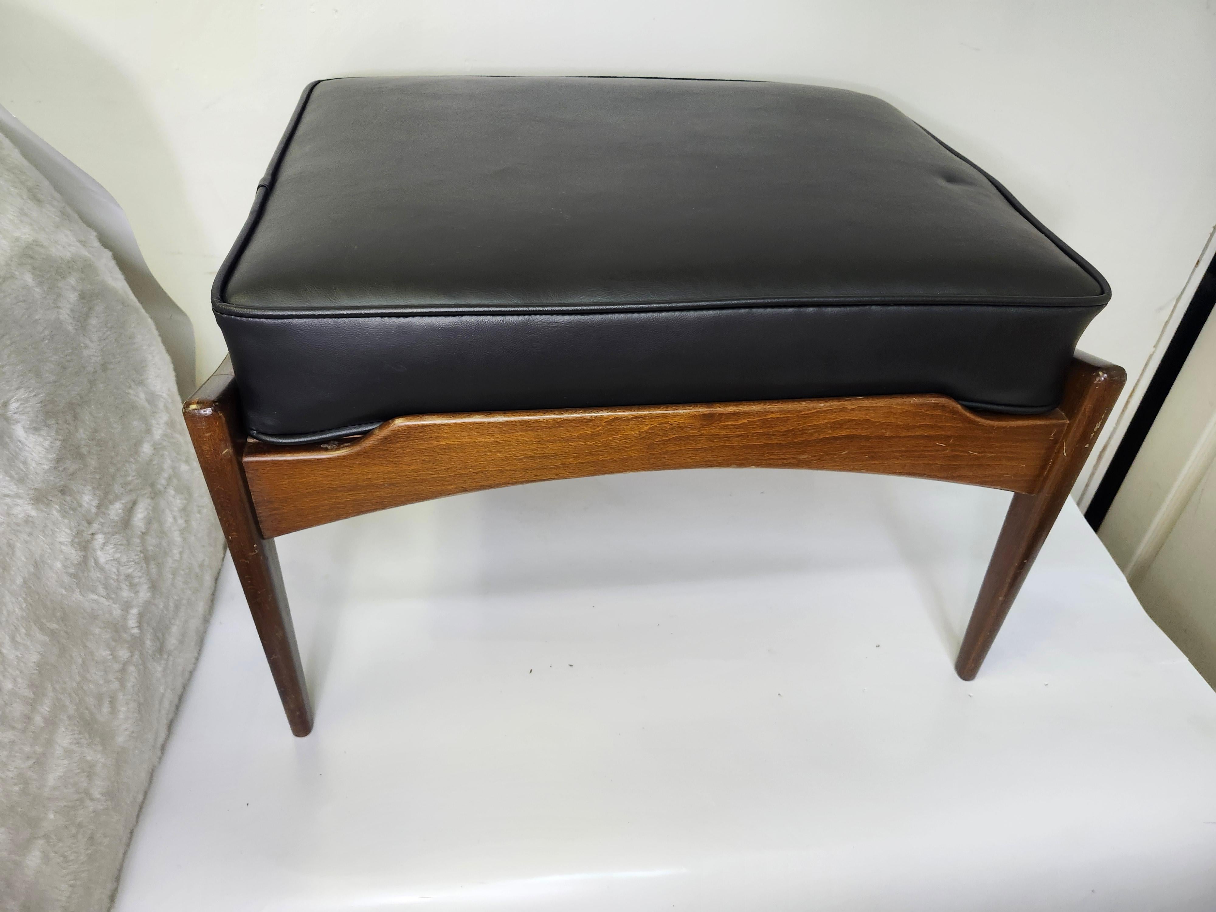 Pair Mid Century Danish Modern Sculptural Walnut w Leather Footstools by Selig For Sale 6