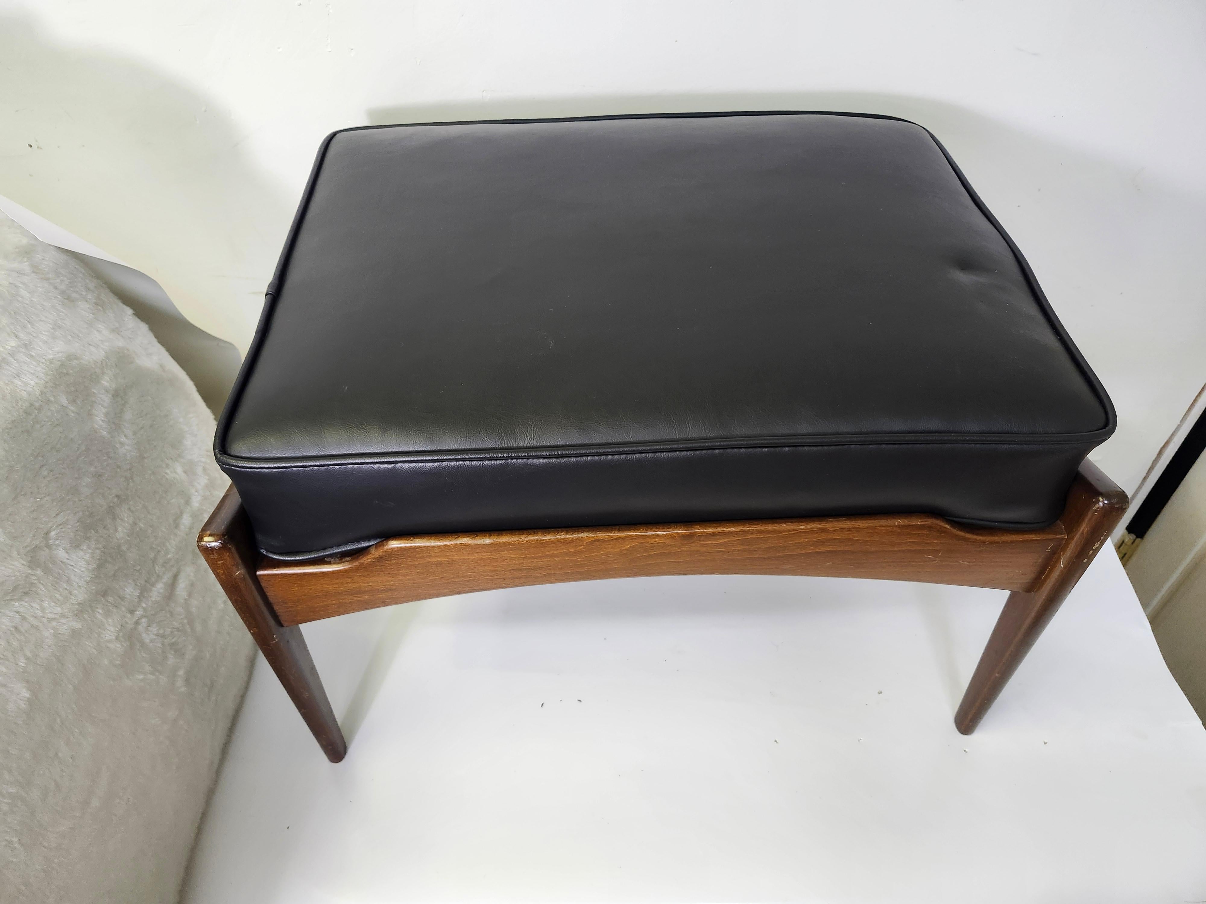 Pair Mid Century Danish Modern Sculptural Walnut w Leather Footstools by Selig For Sale 7