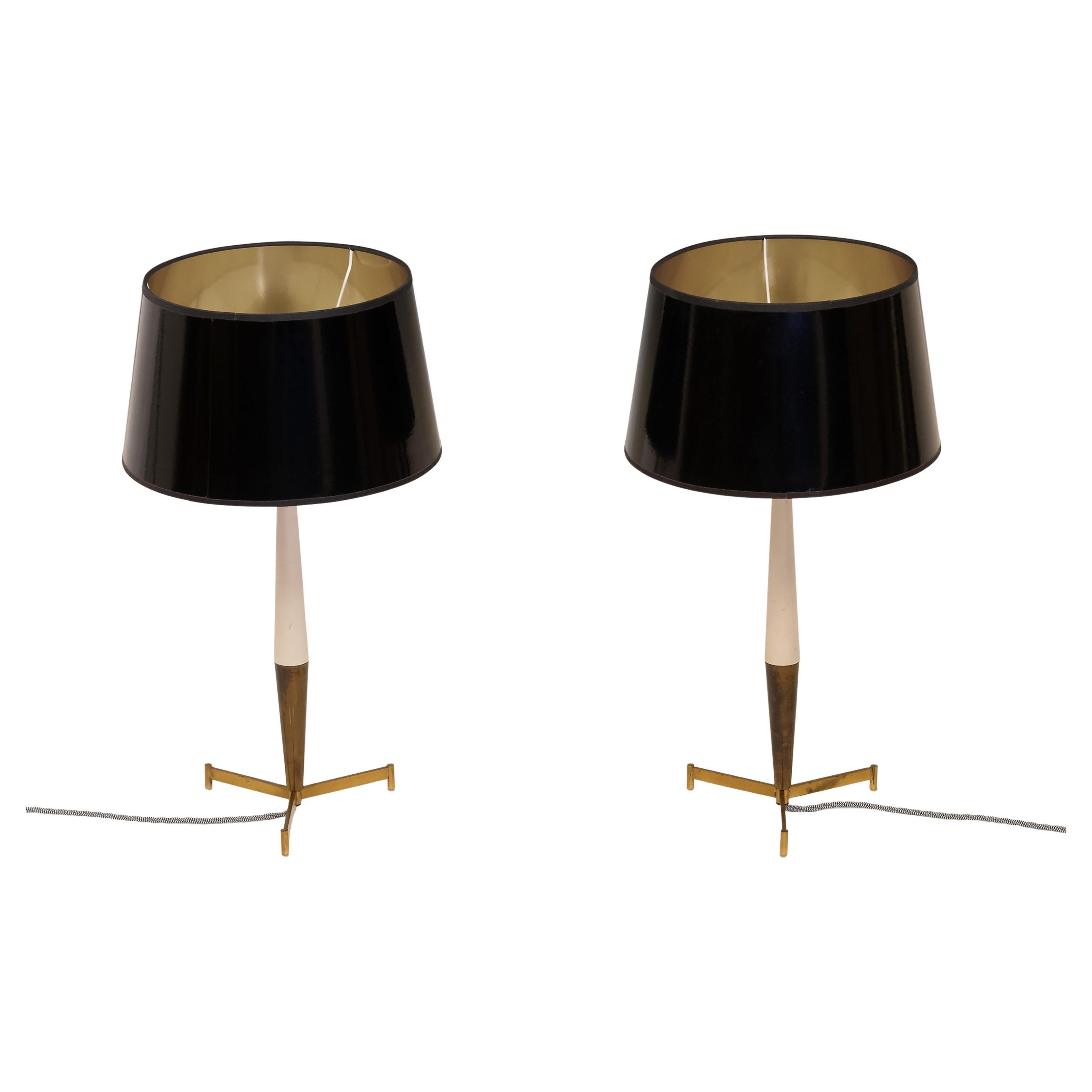 Pair Mid Century Diabolo Shaped Brass Table Lamps Circa 1950s Rewired en venta