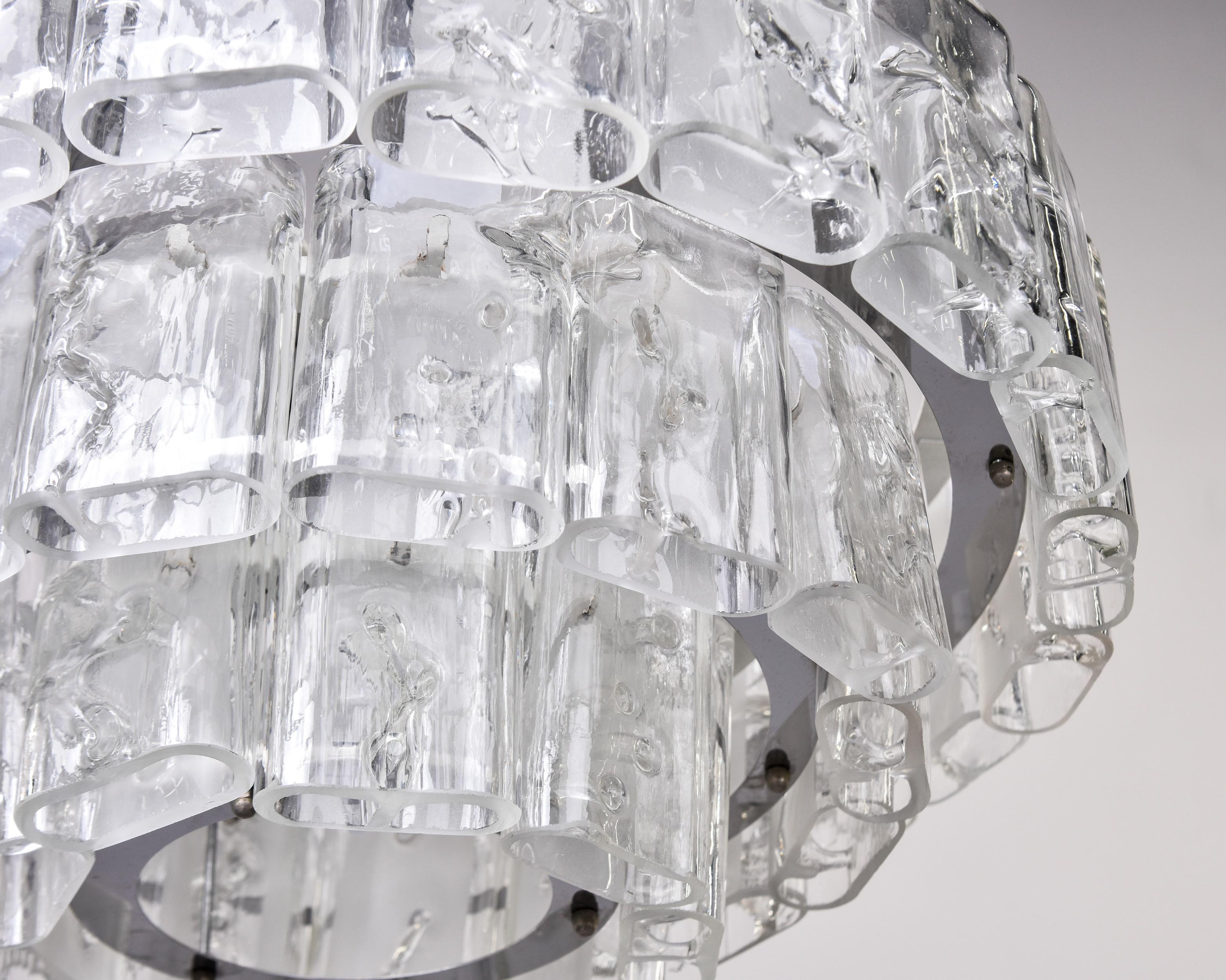 Paire de luminaires en verre soufflé à trois niveaux Doria du milieu du siècle dernier en vente 3