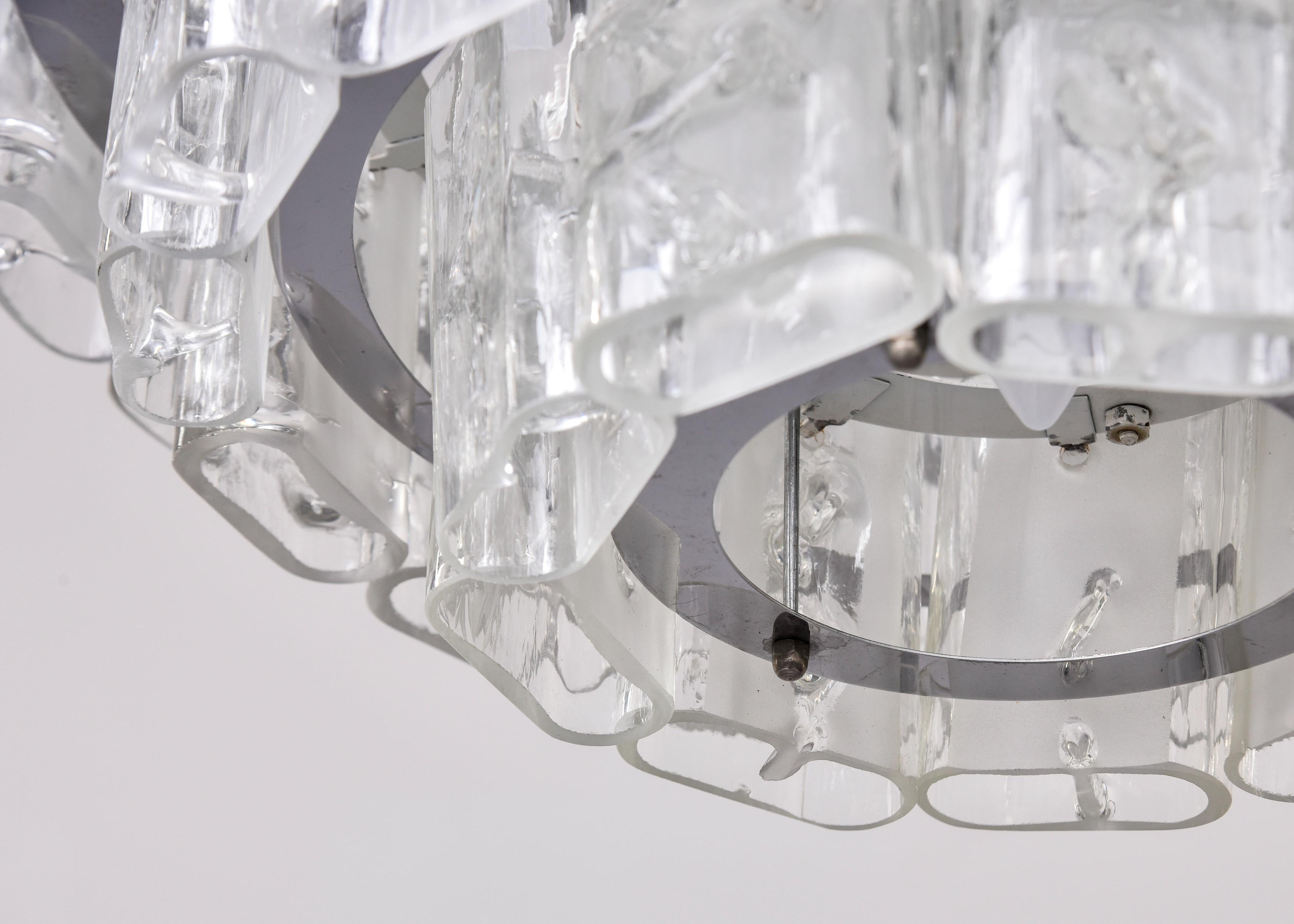 Paire de luminaires en verre soufflé à trois niveaux Doria du milieu du siècle dernier en vente 2