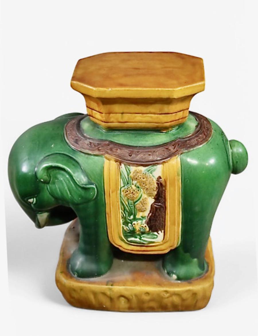 Paar Mid-Century Elefant Garten Sitze (Chinoiserie) im Angebot