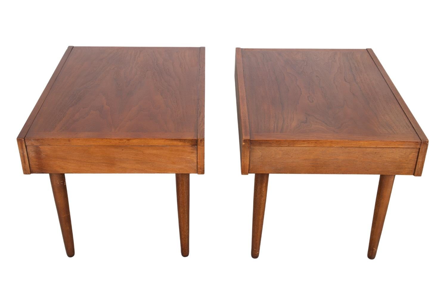 Pair Mid-Century End Side Tables Nightstands American of Martinsville In Fair Condition For Sale In Baltimore, MD