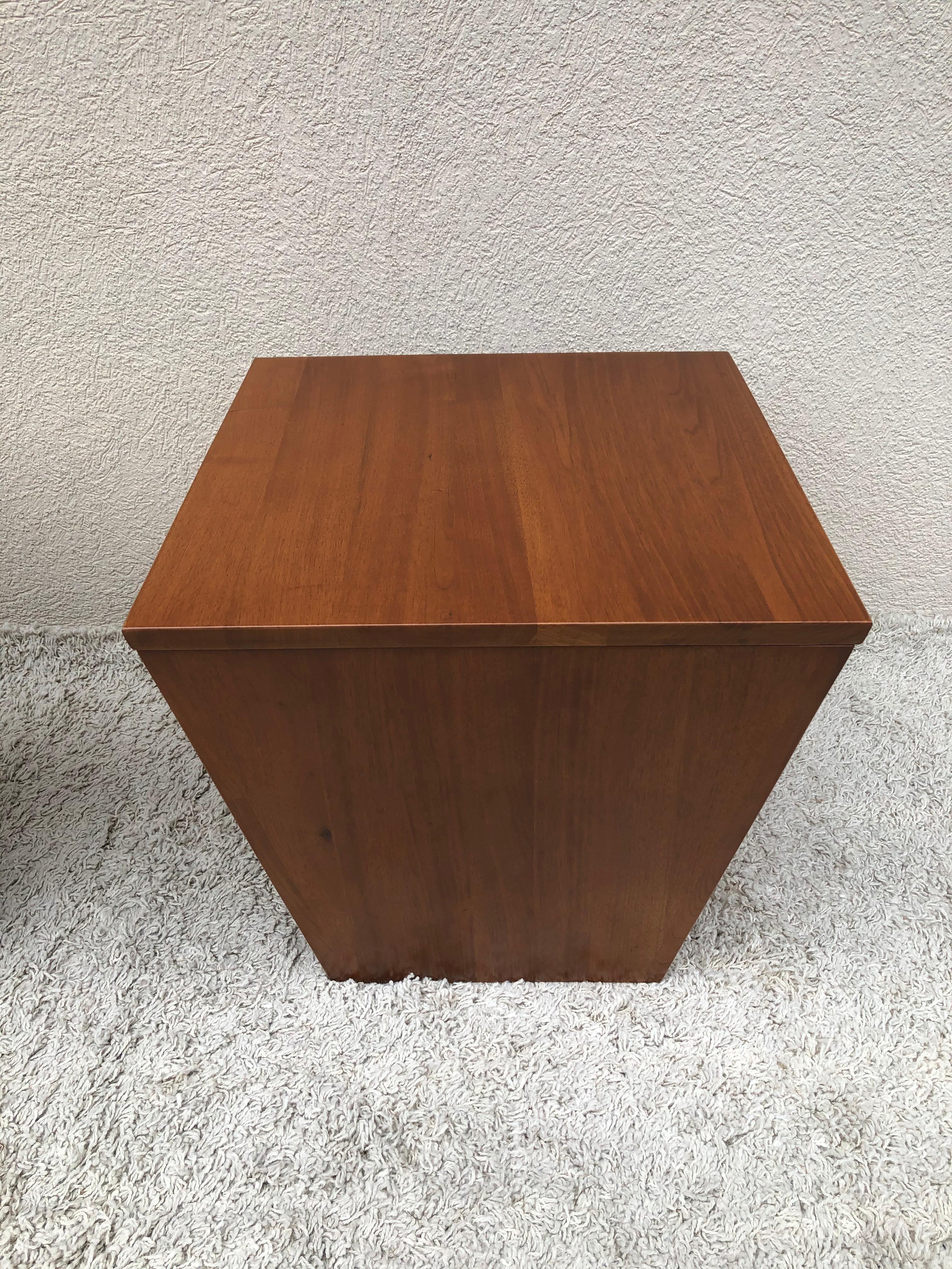 Mahogany Pair of Midcentury End Table/ Cube Boxes with Storage Interiors For Sale