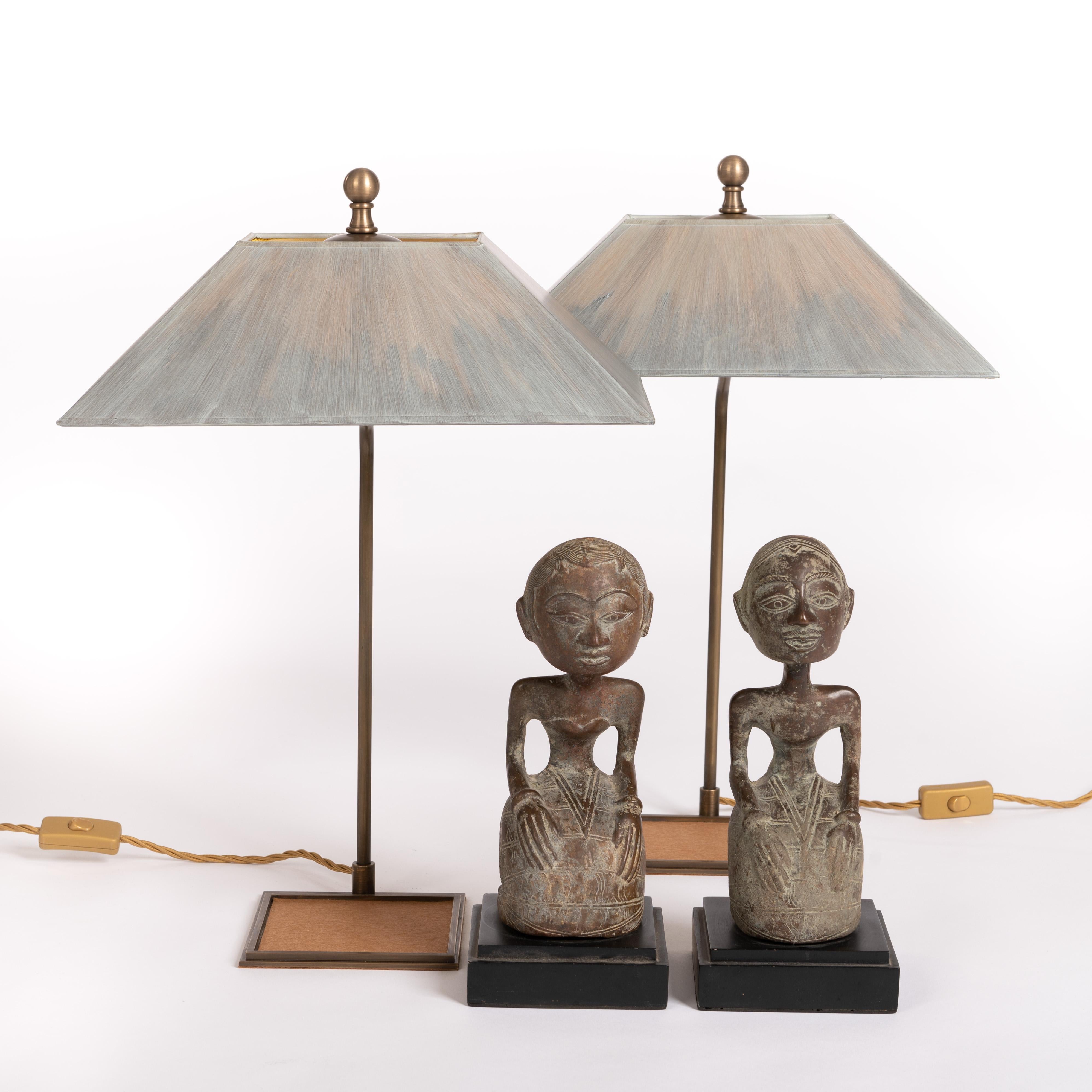 Painted Pair of Mid-Century Asian Figural Bronze Table Lamps in Brown-Grey Bali 1950s