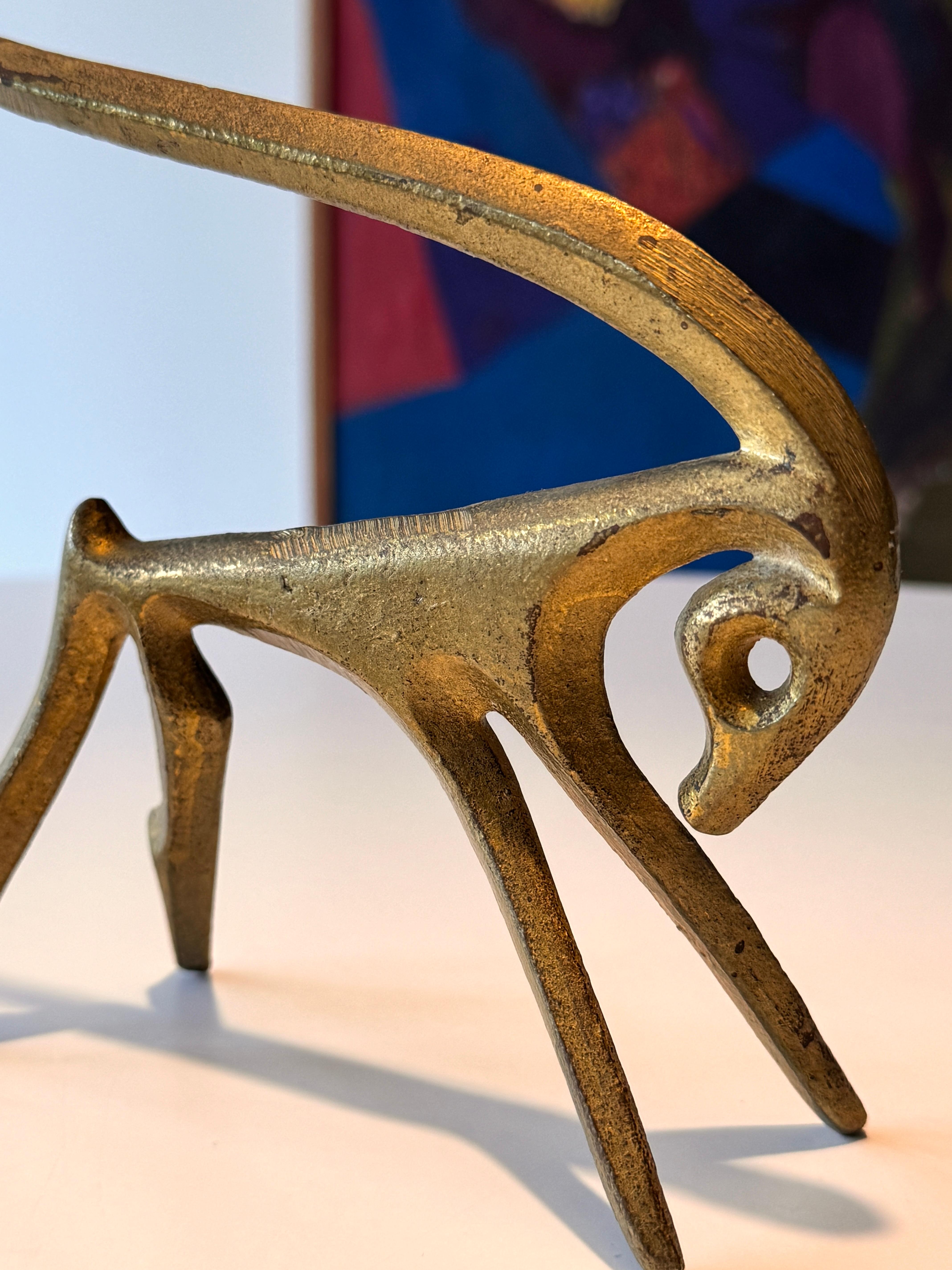 Milieu du XXe siècle Paire de sculptures en bronze du milieu du siècle dernier de Frederic Weinberg en forme de girafe et de gazelle en vente