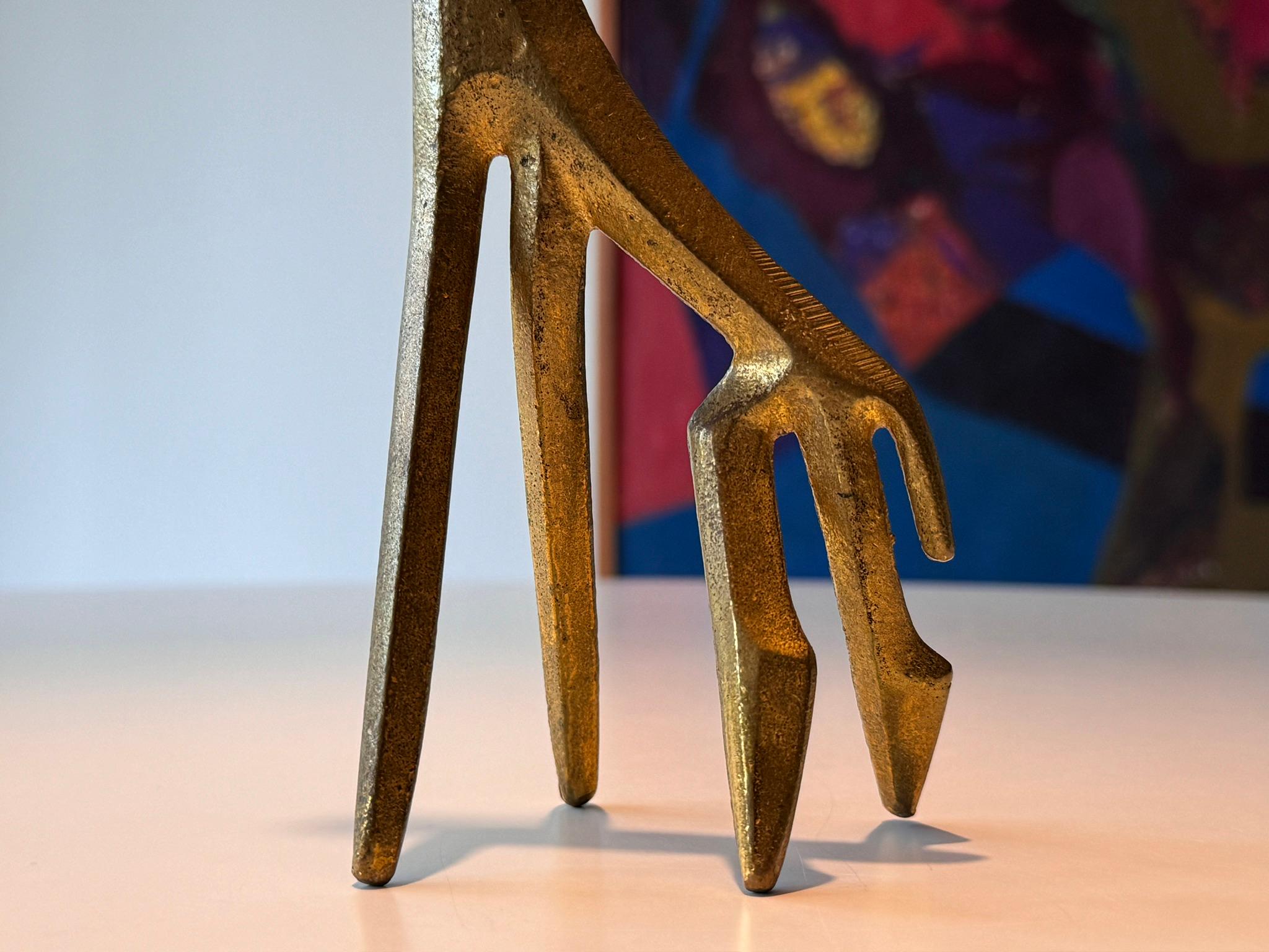 Paire de sculptures en bronze du milieu du siècle dernier de Frederic Weinberg en forme de girafe et de gazelle en vente 1