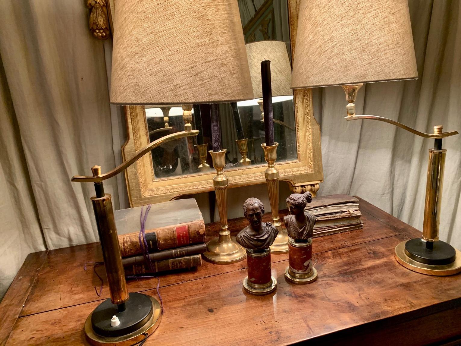 Paar französische Messing-Tischlampen aus der Mitte des Jahrhunderts von Mathieu im Angebot 13