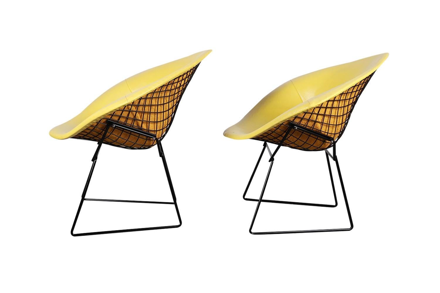 Mid-Century Modern Pair Mid Century Harry Bertoia Knoll Diamond Chairs For Sale