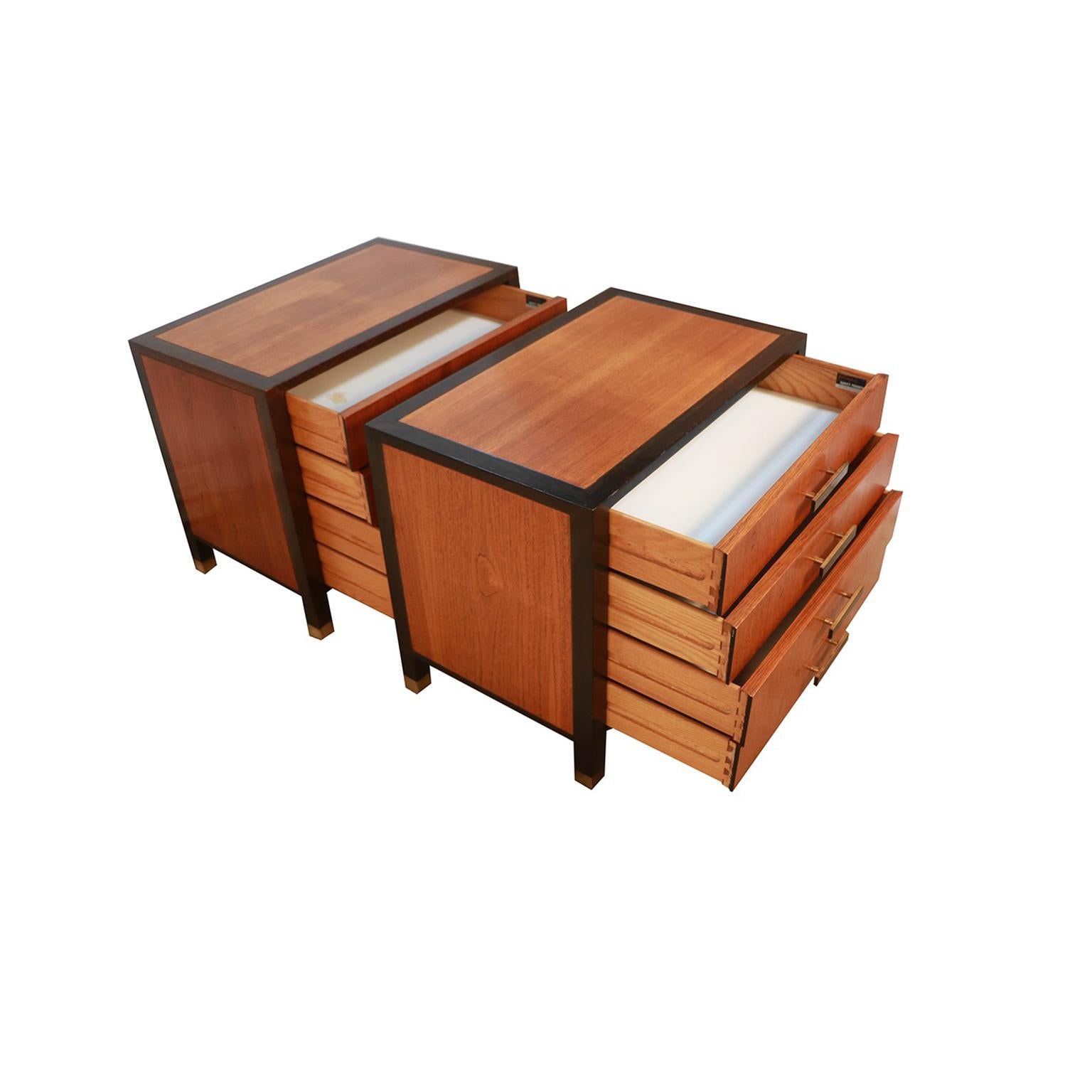 Mid-20th Century Pair of Midcentury Harvey Probber Nightstands End Tables
