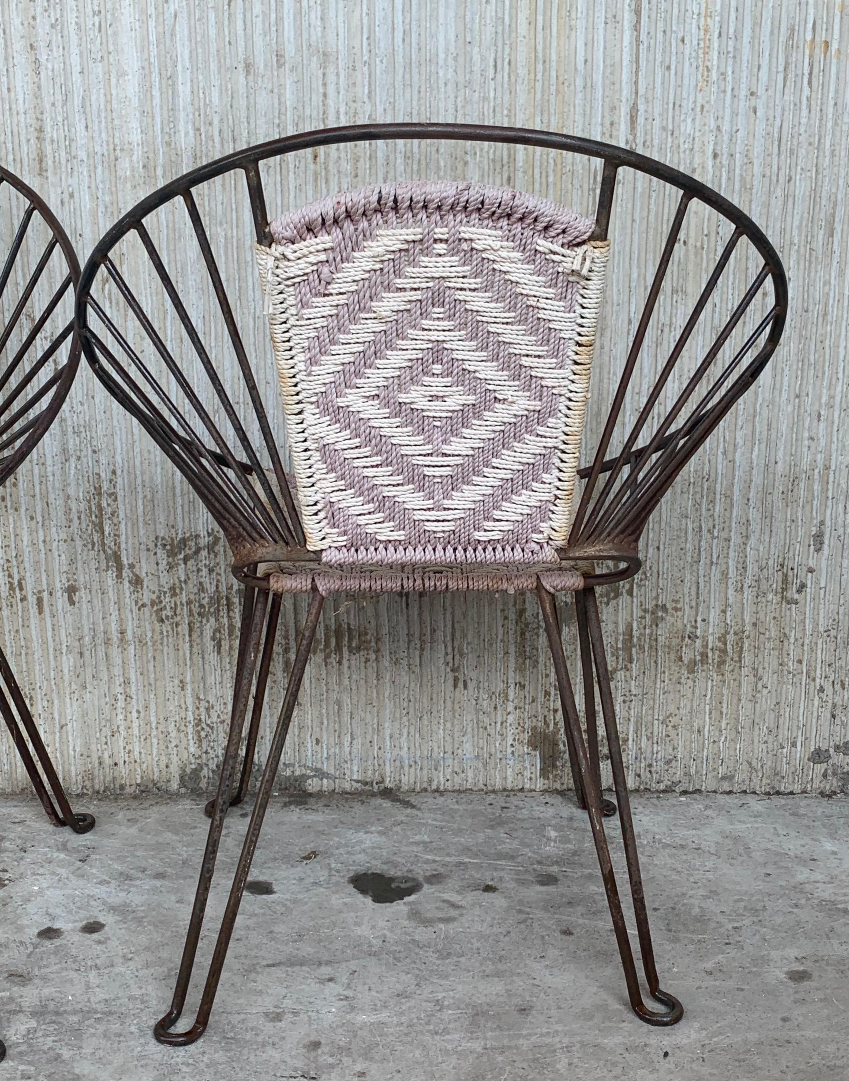 Canne Paire de fauteuils créoles du milieu du siècle avec assise et dossier cannés en vente