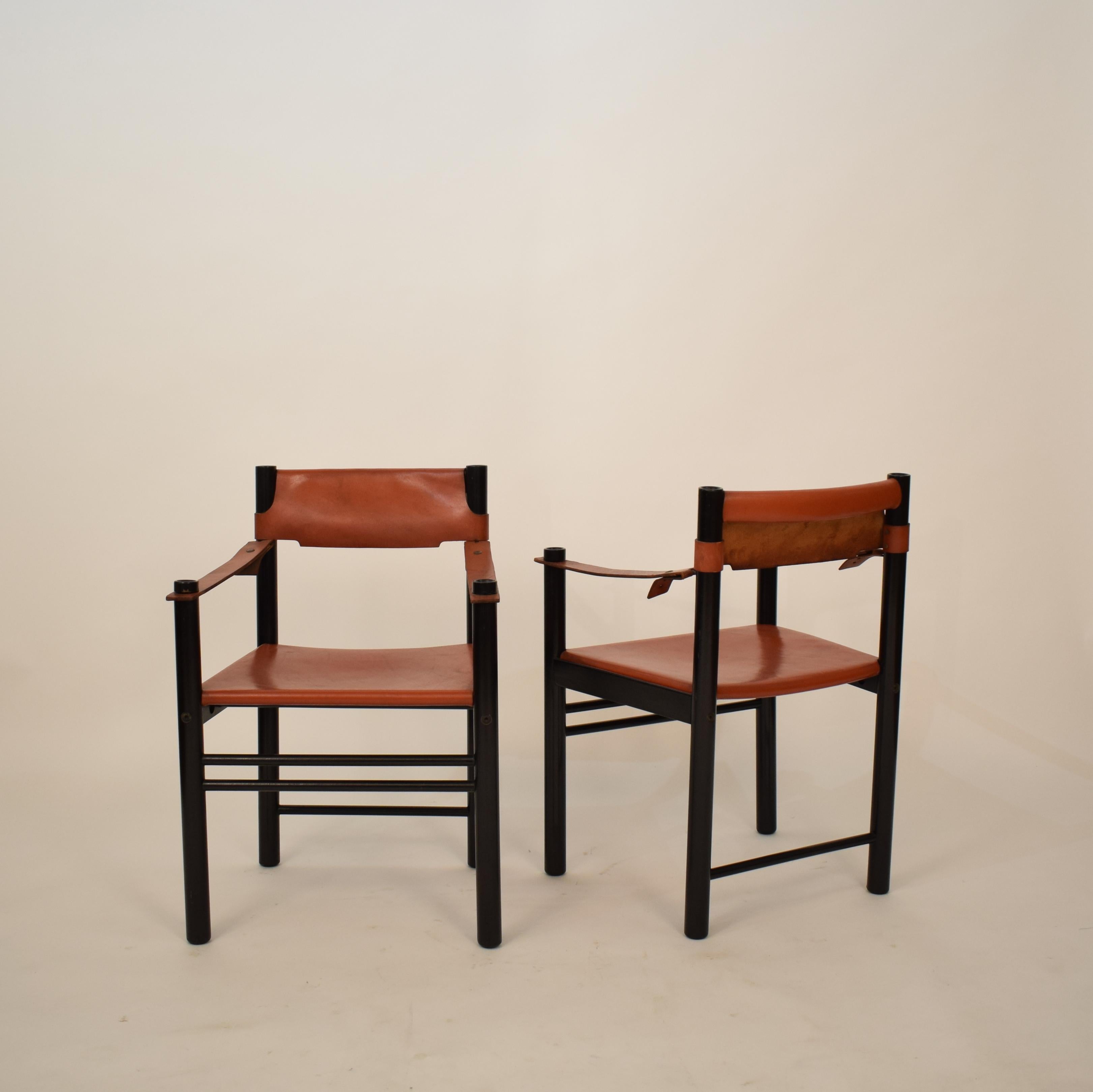 Lacquered Pair of Midcentury Italian Black Wood and Cognac Leather Armchairs, Ibisco Sedie