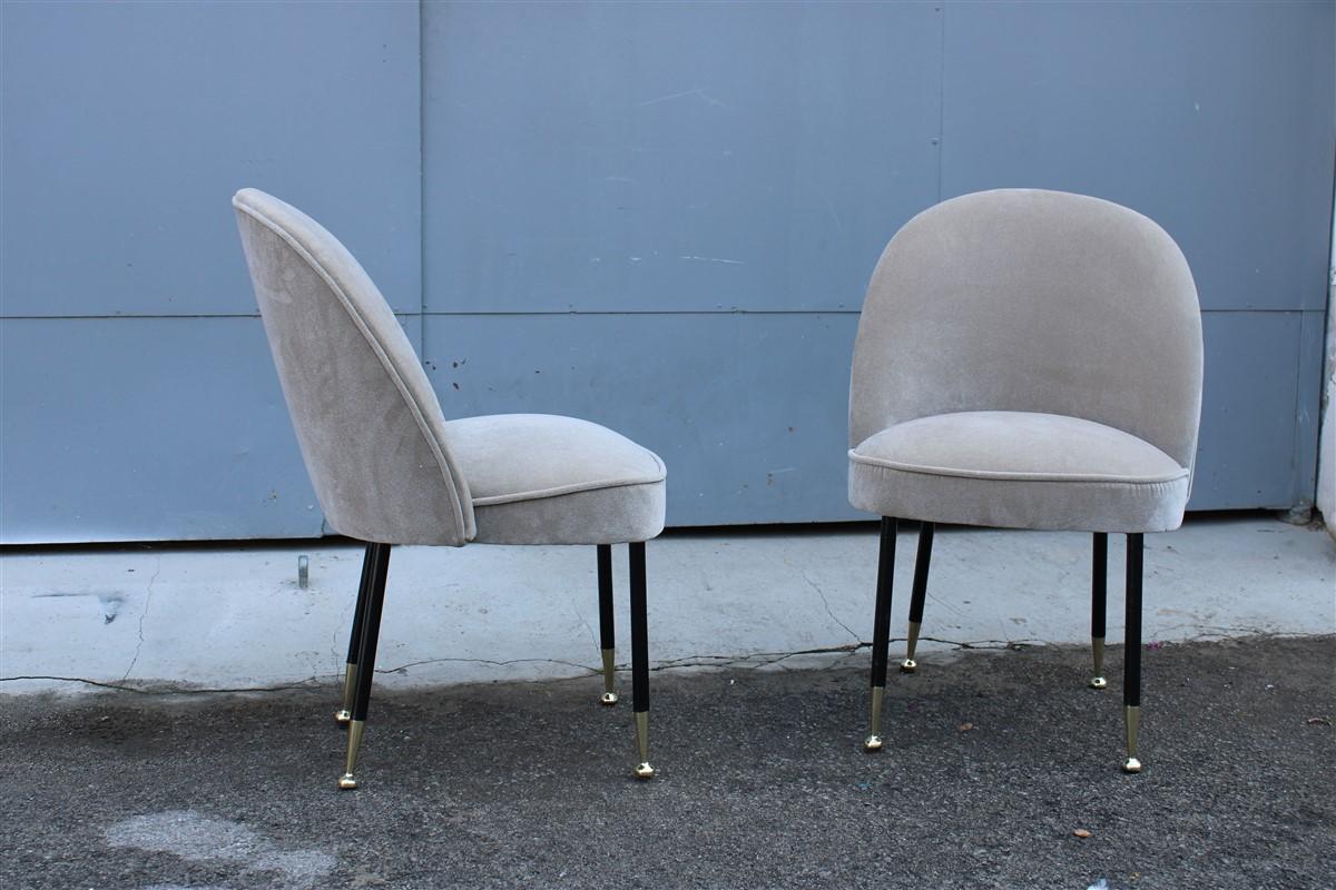 Pair  Mid-Century Italian Chairs Light Gray Velvet Metal Brass Rinaldi Gastone In Good Condition For Sale In Palermo, Sicily