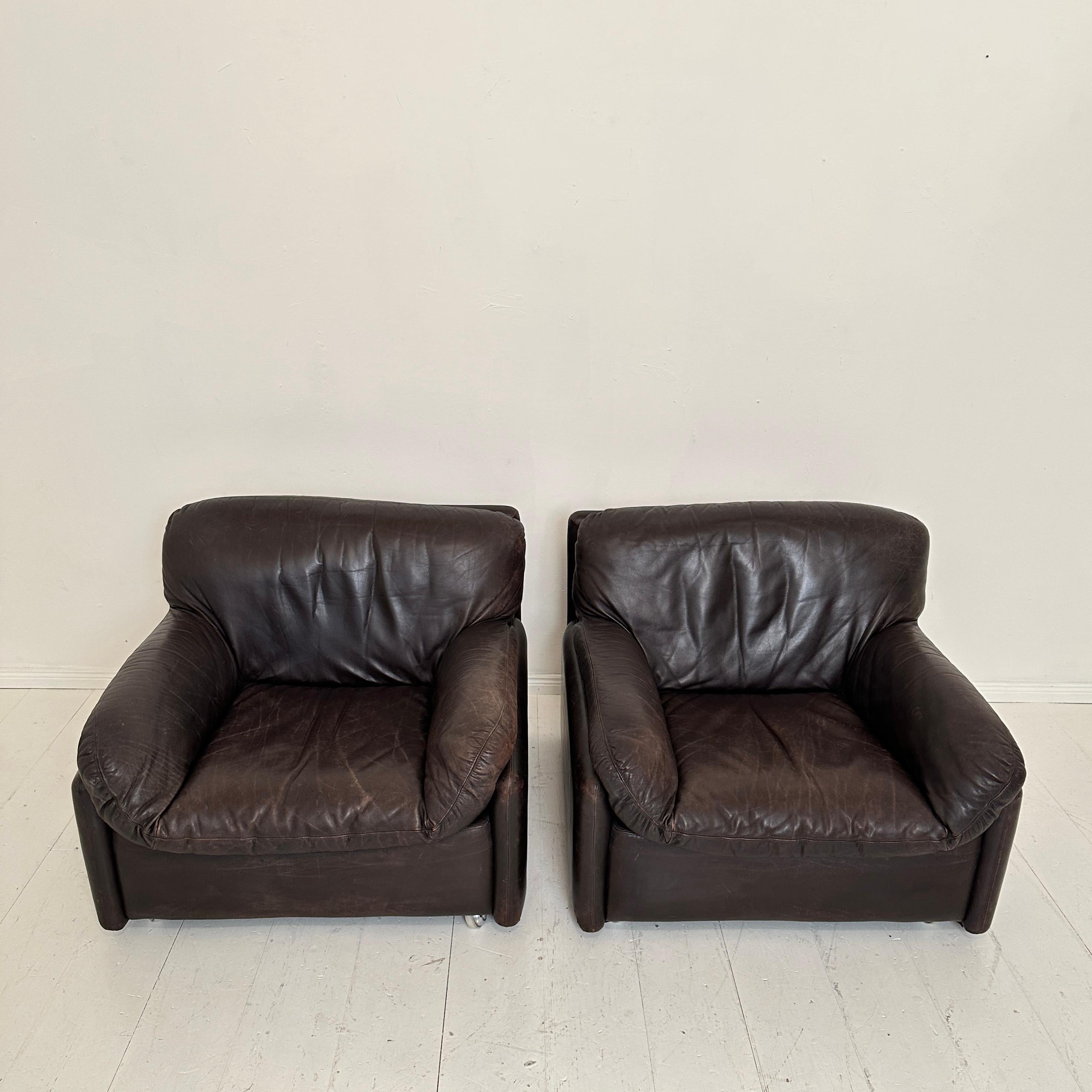Pair Mid Century Italian Club Chairs in Brown Leather, around 1970 For Sale 5