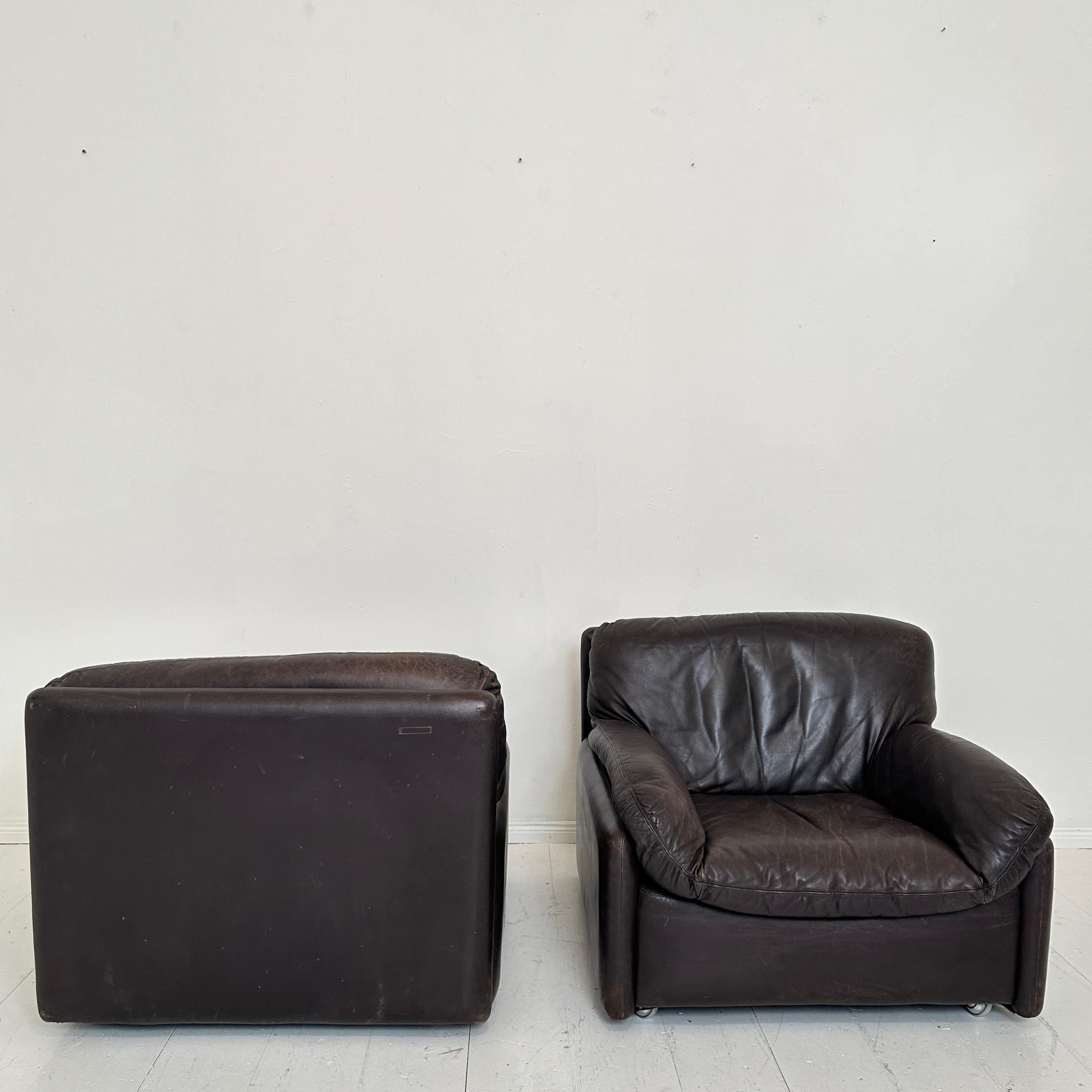 Pair Mid Century Italian Club Chairs in Brown Leather, around 1970 For Sale 9