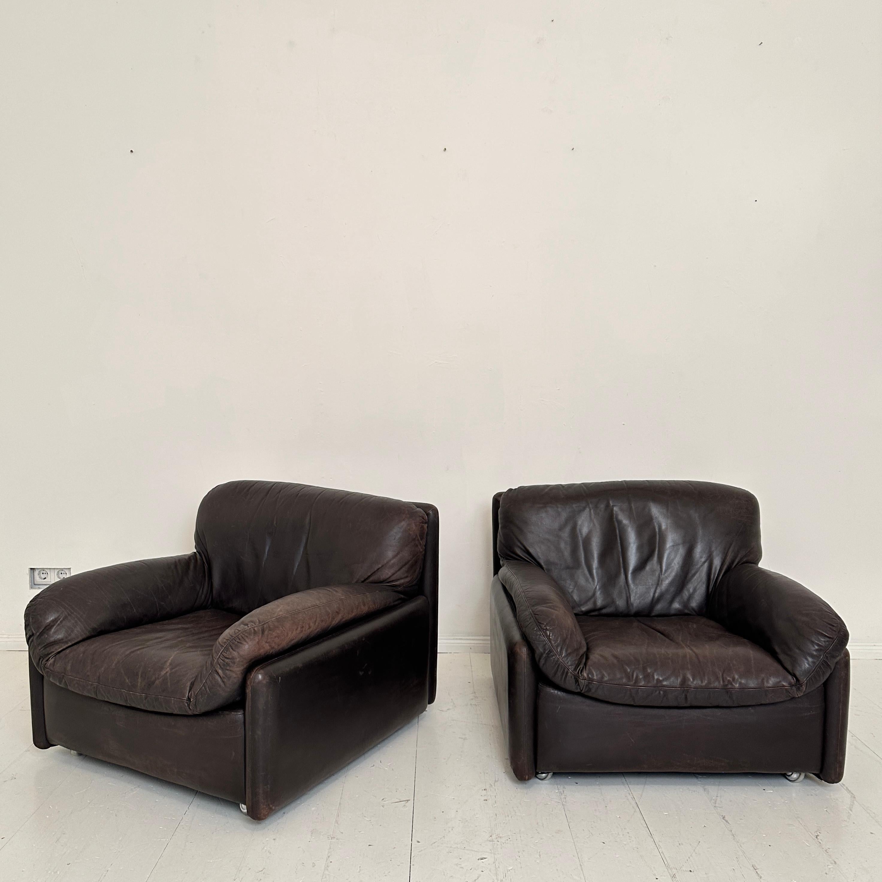 Pair Mid Century Italian Club Chairs in Brown Leather, around 1970 For Sale 12
