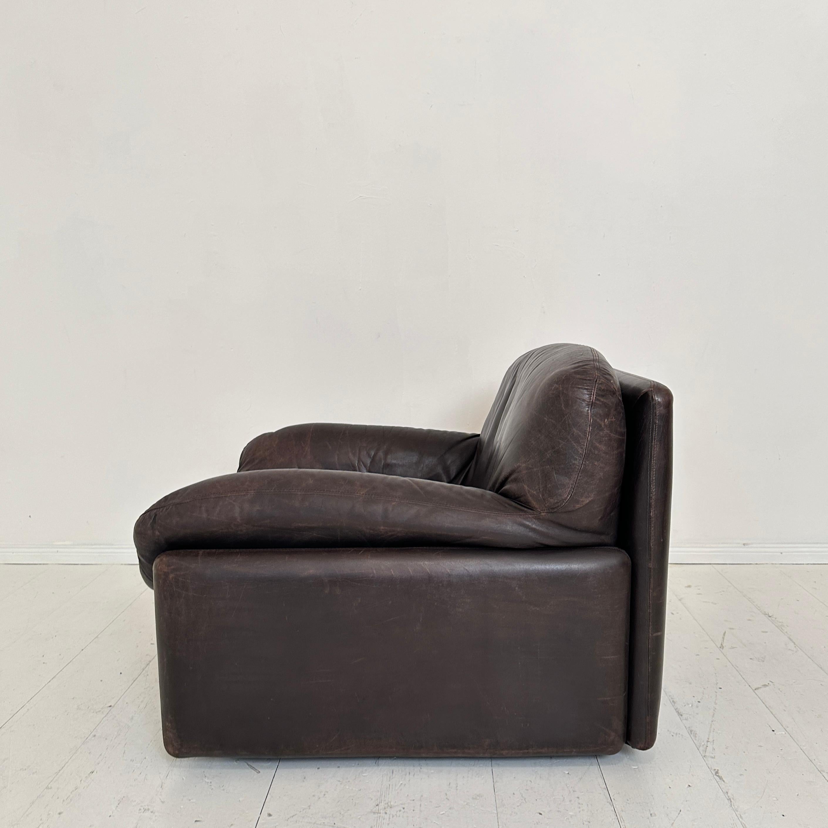 Pair Mid Century Italian Club Chairs in Brown Leather, around 1970 For Sale 1