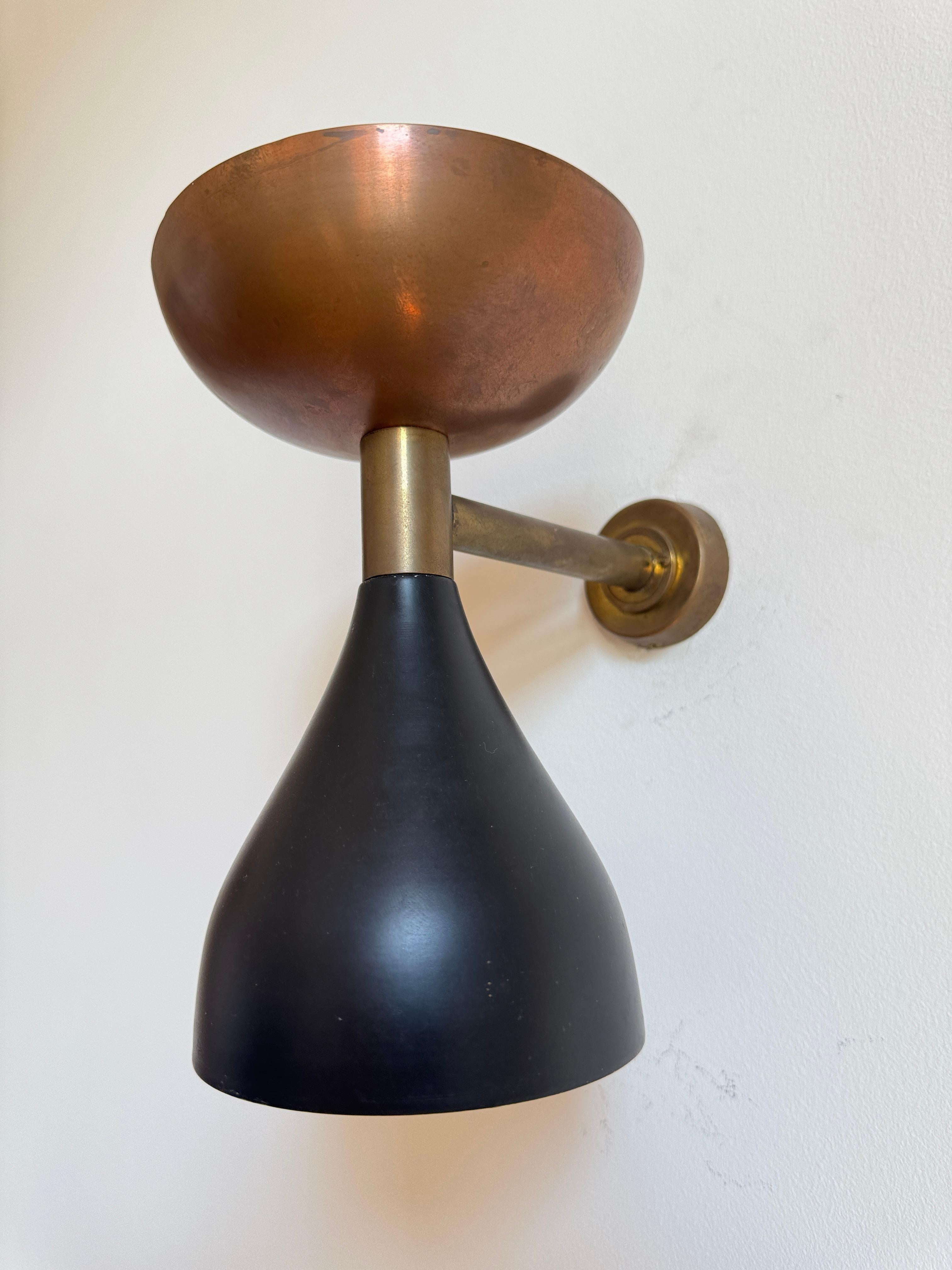 Paire d'appliques Diabolo italiennes du milieu du siècle, style Stilnovo, laiton cuivre noir, 1950 en vente 8