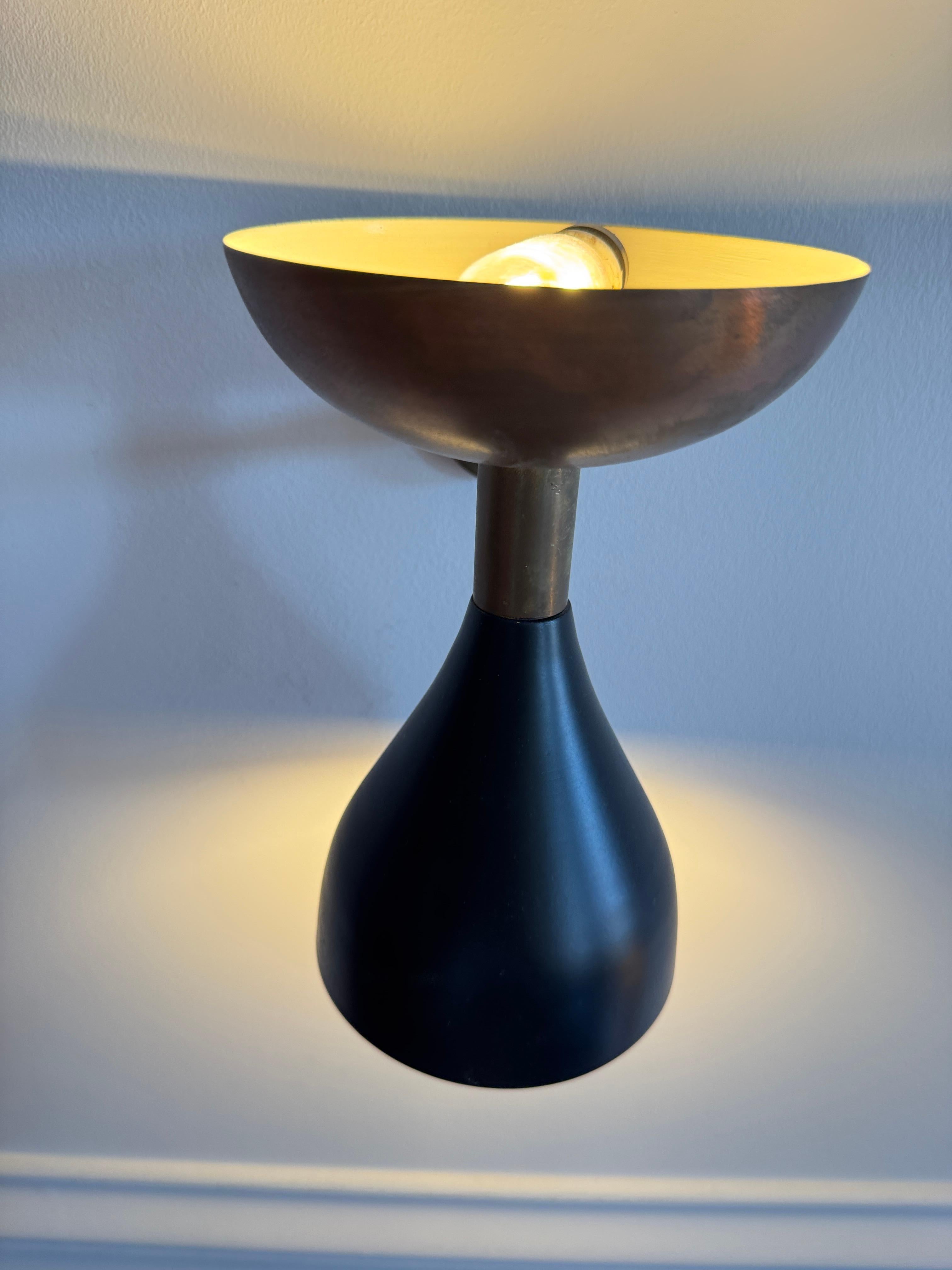 Métal Paire d'appliques Diabolo italiennes du milieu du siècle, style Stilnovo, laiton cuivre noir, 1950 en vente