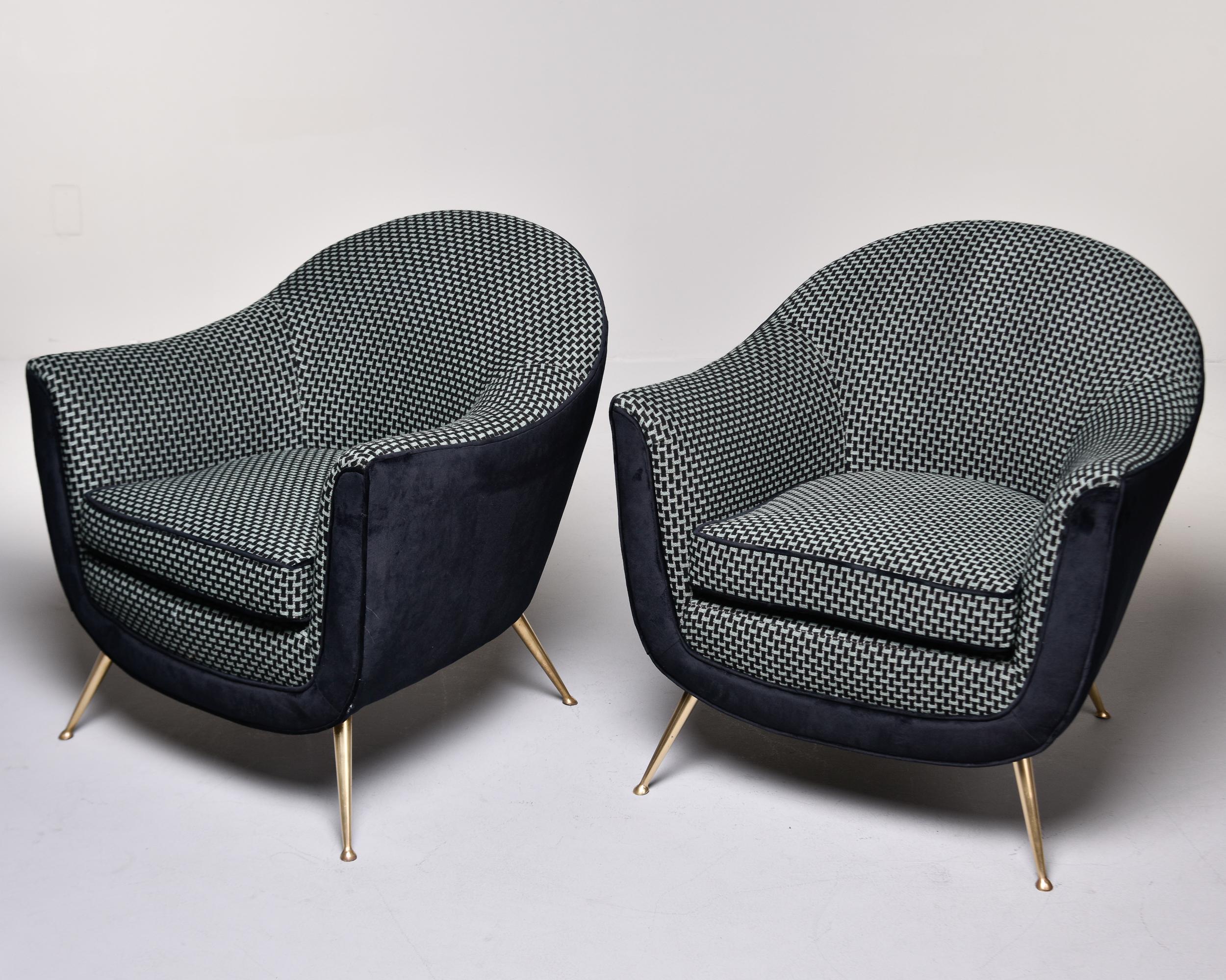 Mid-Century moderno Coppia di sedie in stile Gio Ponti della metà del secolo scorso con nuova tappezzeria Epingle in vendita