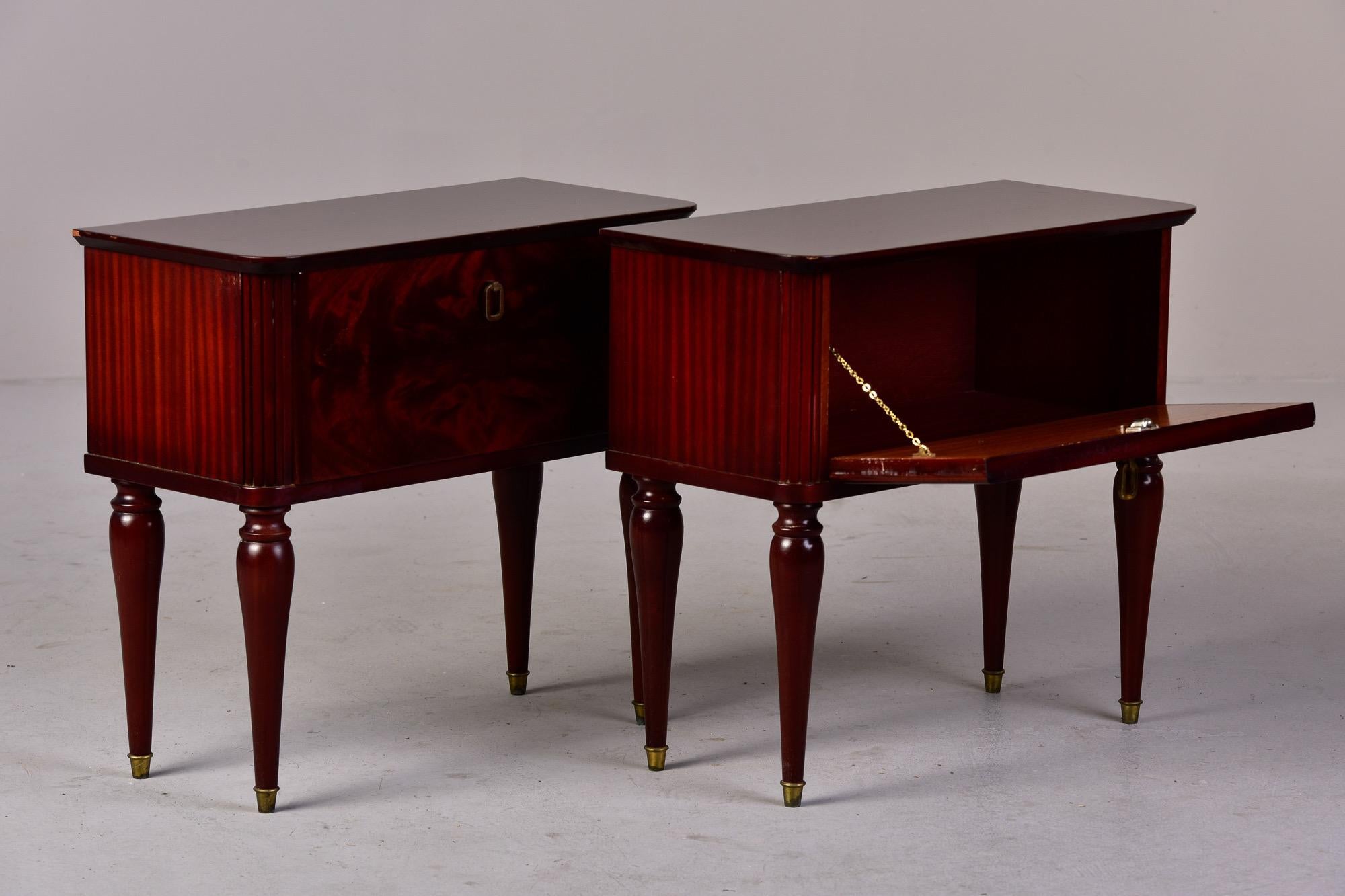 Pair Mid Century Italian Tiger Wood Bedside Chests with Brass Tipped Legs For Sale 7
