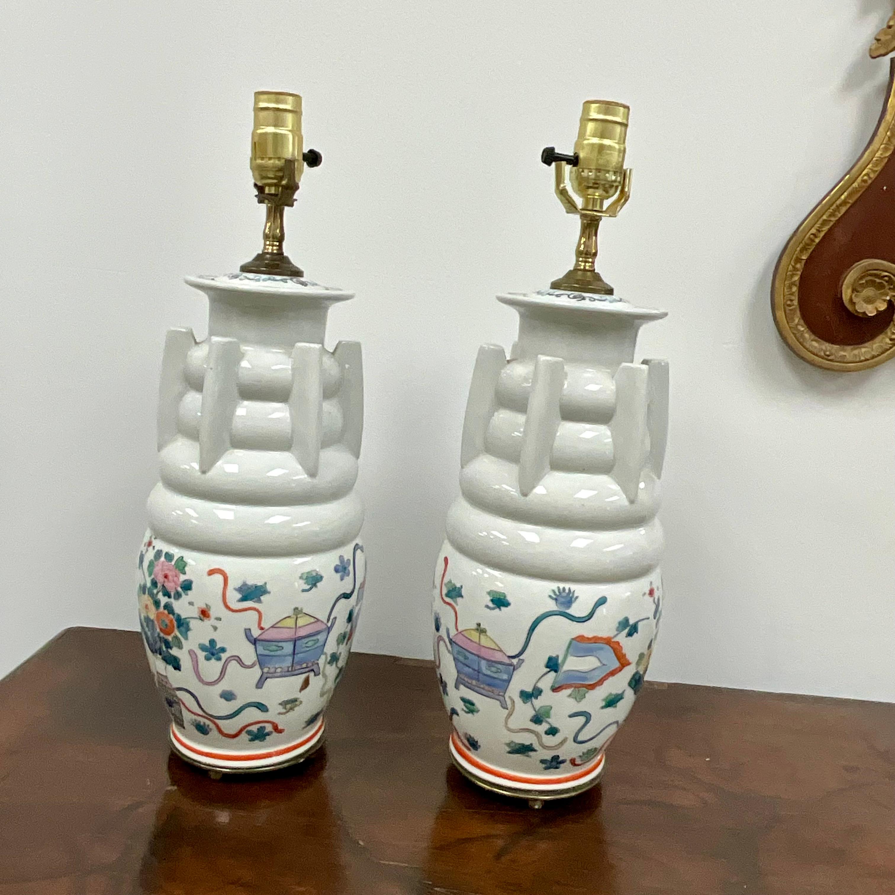 Japonais Paire de lampes japonaises Arita du milieu du siècle en vente