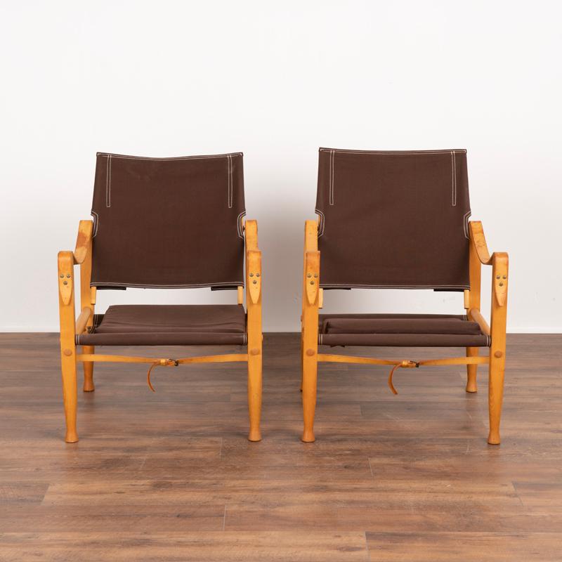 Mid-Century Modern Paire de chaises Kaare Klint Safari du milieu du siècle dernier en toile marron et cadre en frêne en vente