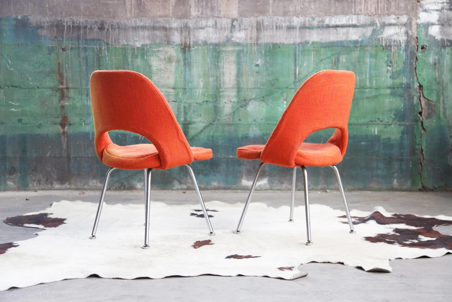 Pair Mid Century Knoll Saarinen Steel Chrome & Orange Wool Chairs, 1960s--2pcs In Good Condition In Basel, BS