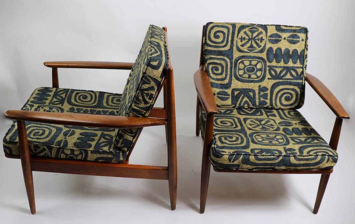 20th Century Pair of Mid Century  Lounge Chairs by Baumritter