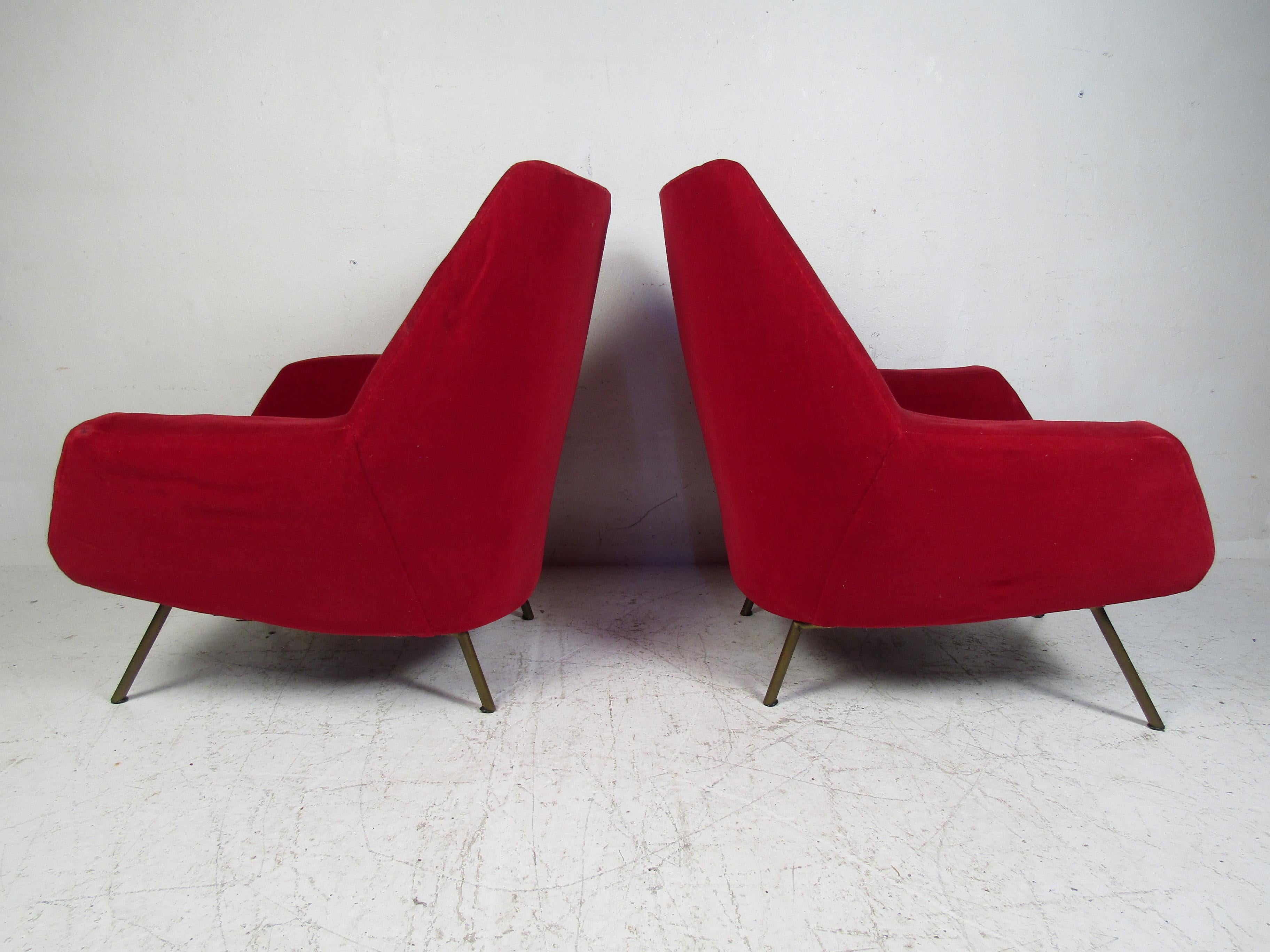 Mid-Century Modern Pair of Midcentury Lounge Chairs For Sale