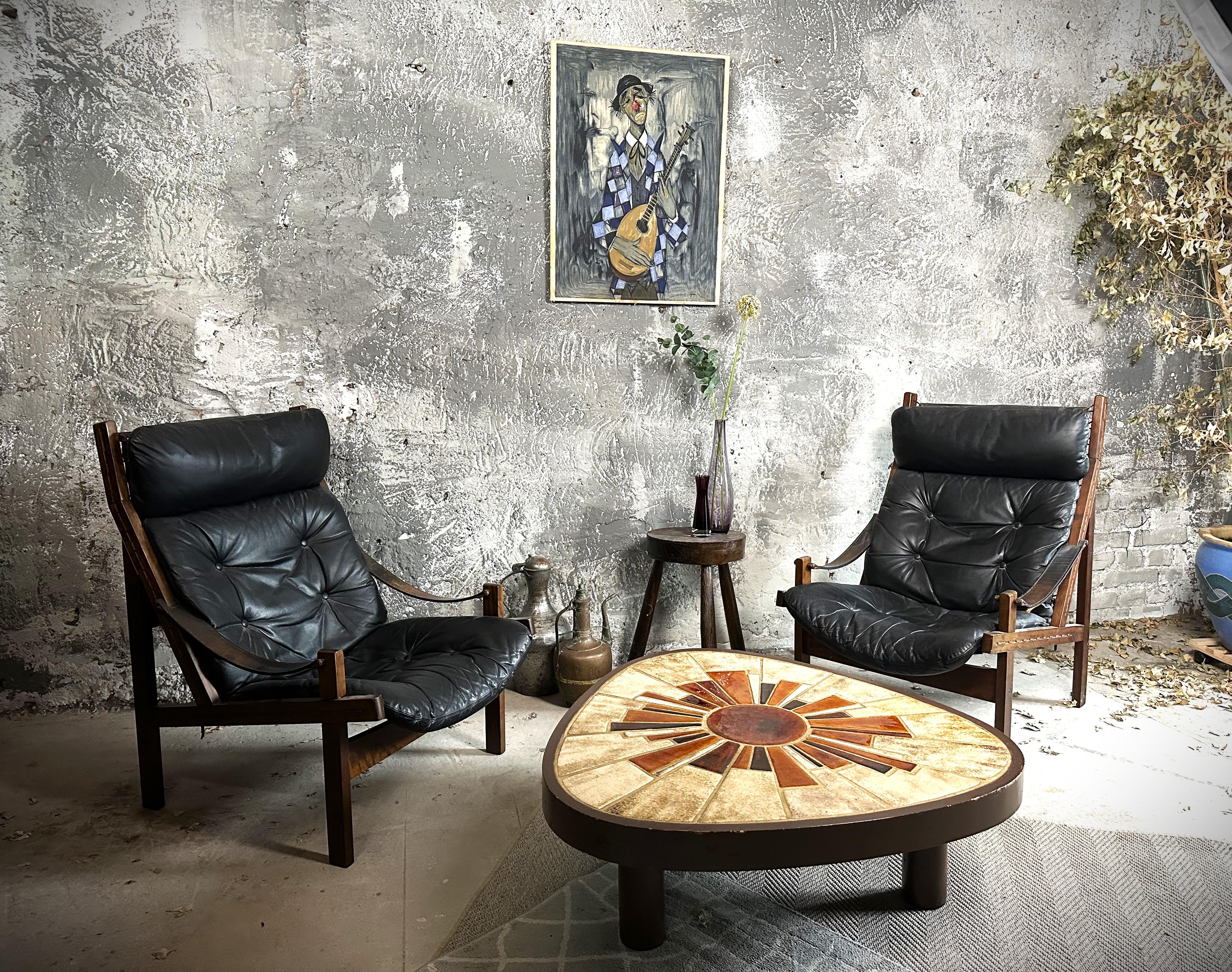 Ein Paar Loungesessel aus der Mitte des Jahrhunderts von Torbjørn Afdal für Bruksbo, 
Modell 'Hunter Chair'.
solide und stabil, schwarzes Leder in gutem Vintage-Zustand.
Norwegen 1960er Jahre