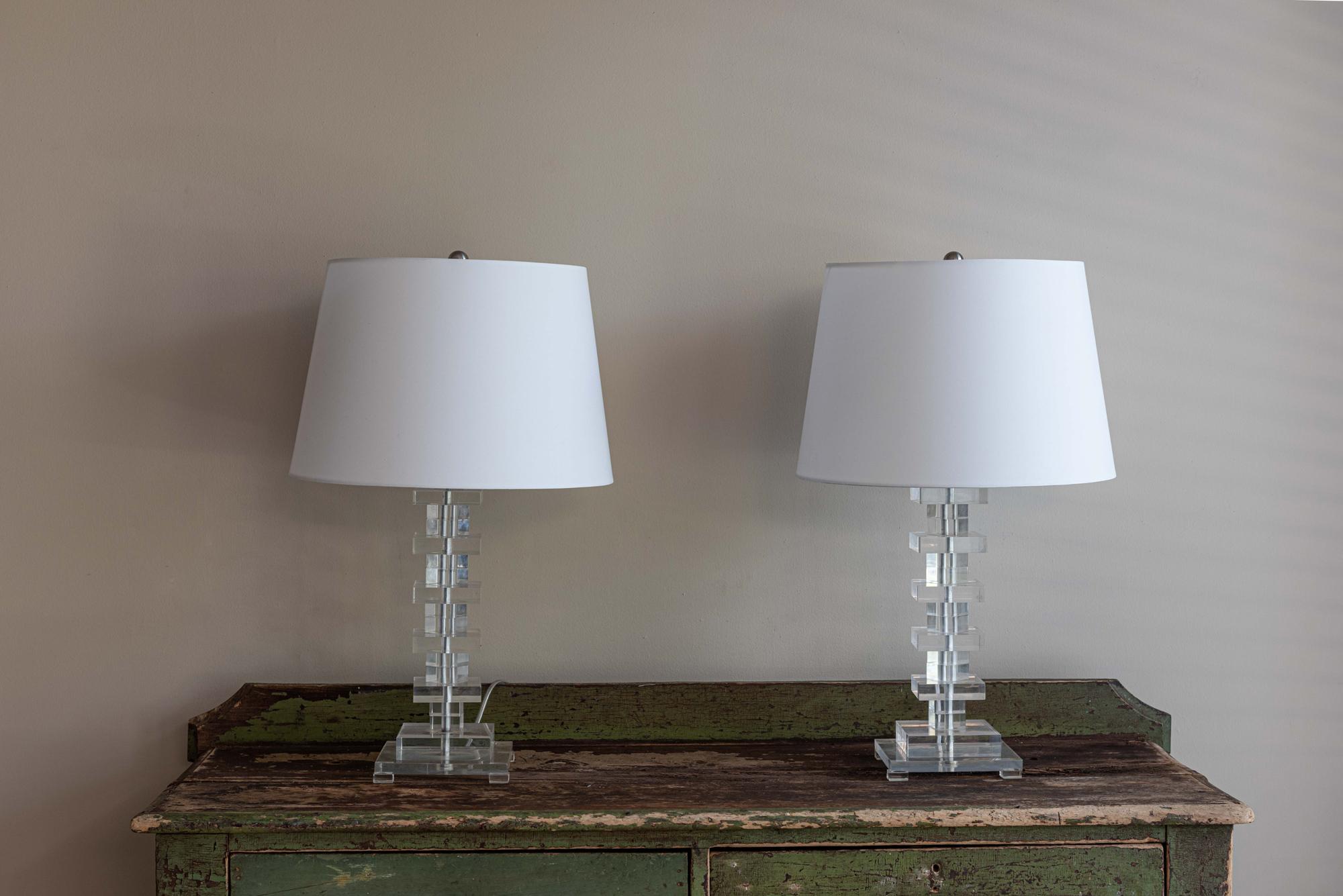 Circa 1970

Pair Mid Century Lucite table lamps with lamp shades

Measure: H63 x D15.5 x W15.5 cm (Base)
Shades diameter 38cm.

 
