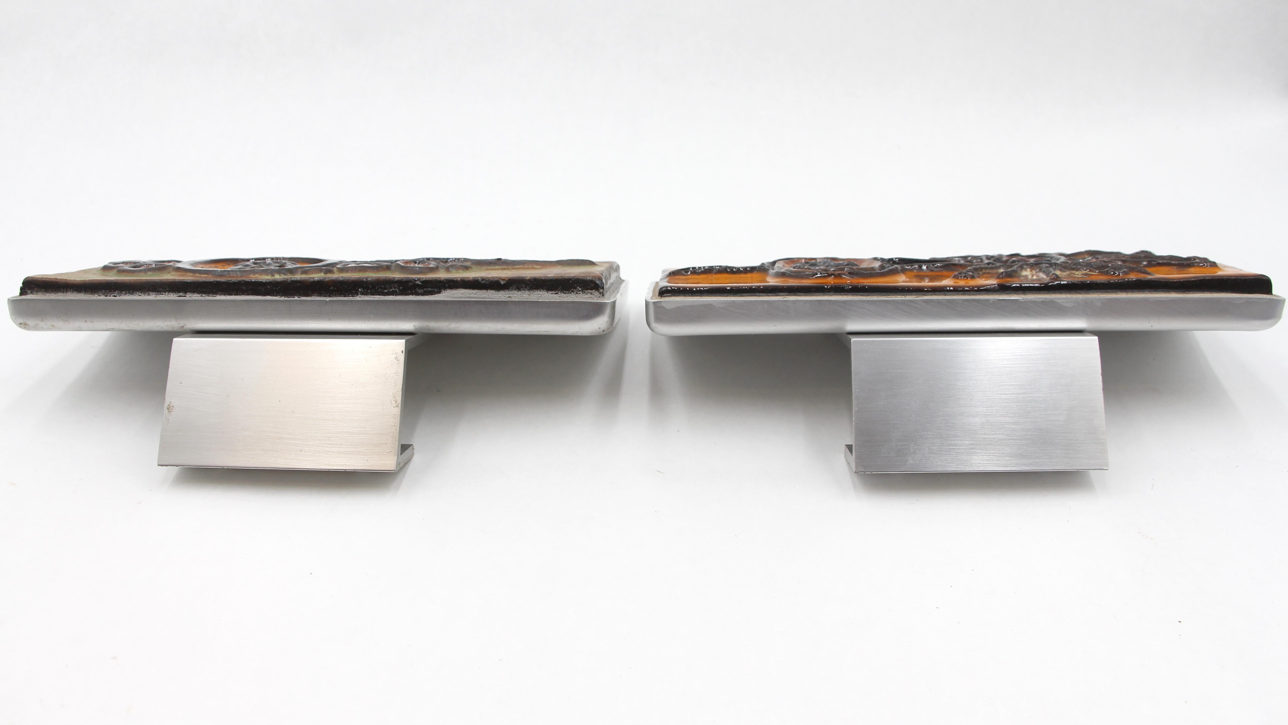 Mid-Century moderno Coppia di tiranti per porte dell'era atomica in alluminio della modernità di metà secolo in vendita