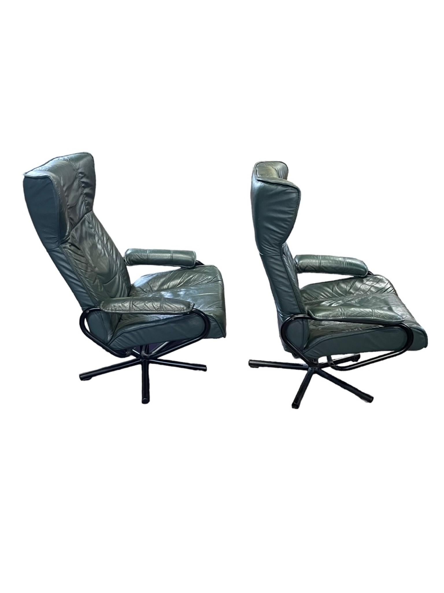 Paire de fauteuils danois modernes du milieu du siècle dernier sièges verts Kebe en vente 1