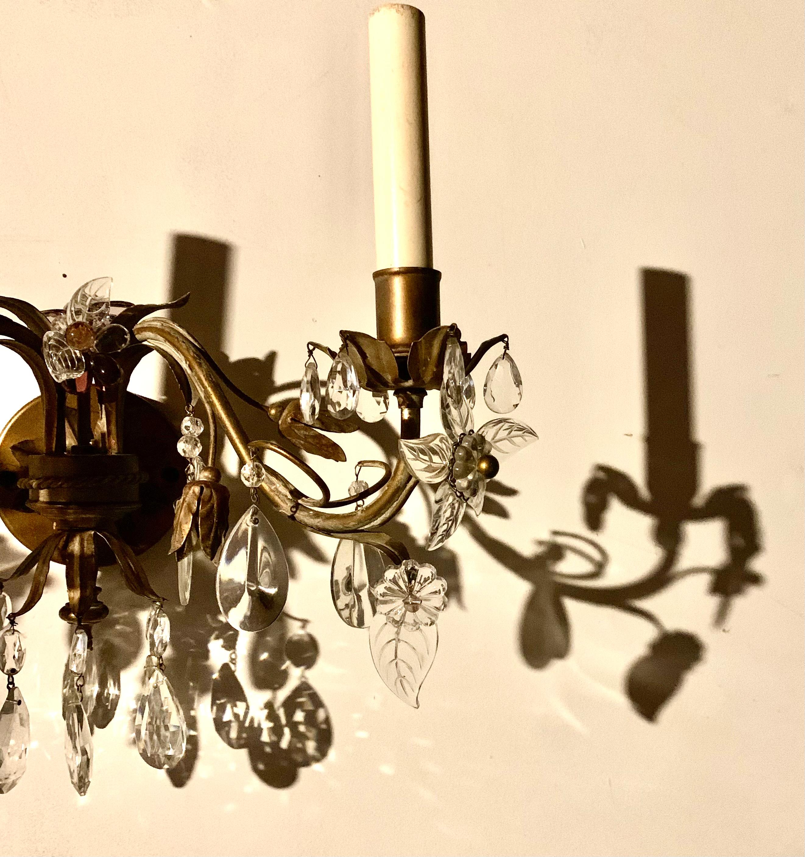 Paire d'appliques en métal doré à feuilles et fleurs en cristal, style Bagues, modernité du milieu du siècle dernier en vente 8