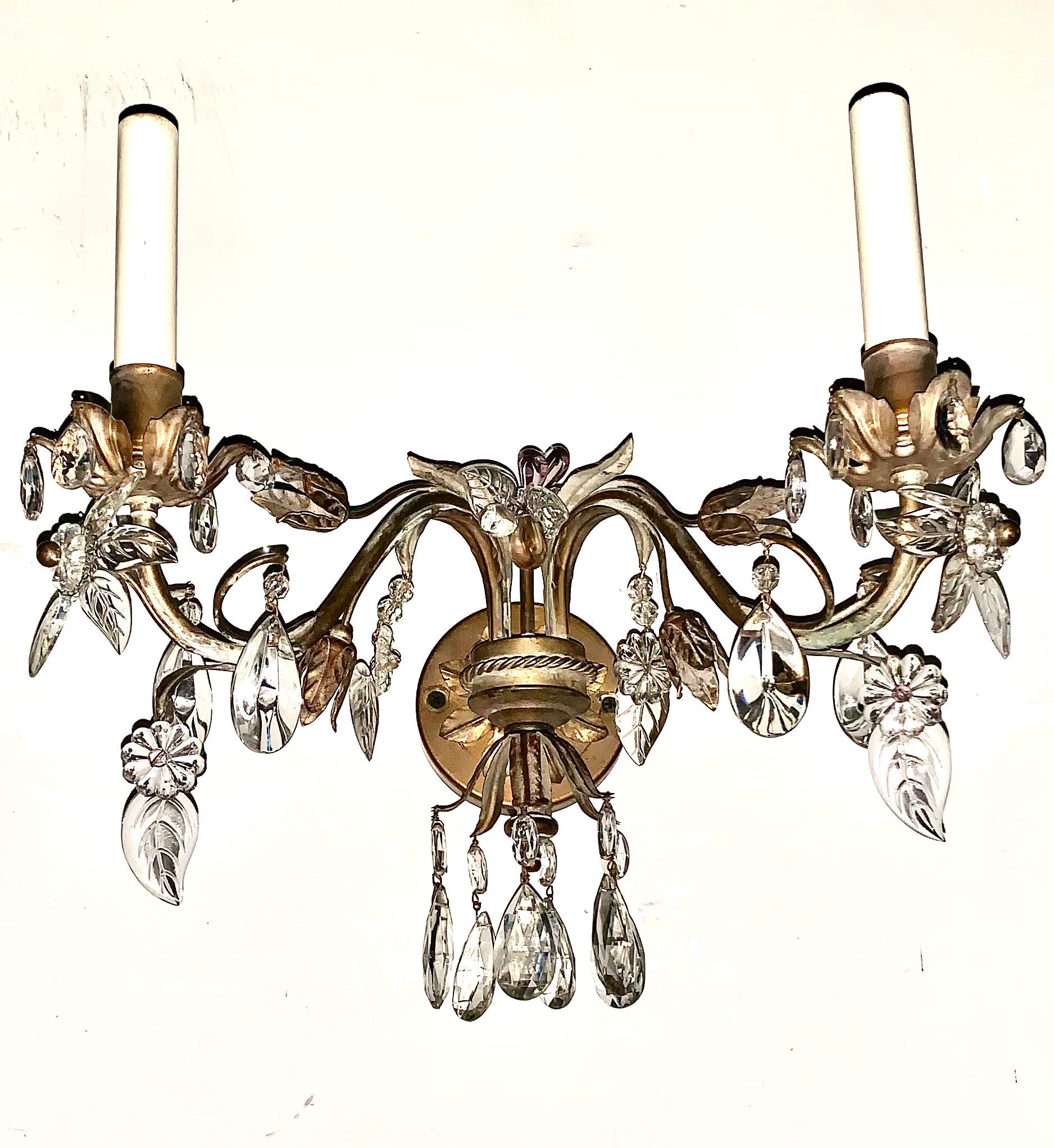Paire d'appliques en métal doré à feuilles et fleurs en cristal, style Bagues, modernité du milieu du siècle dernier en vente 9