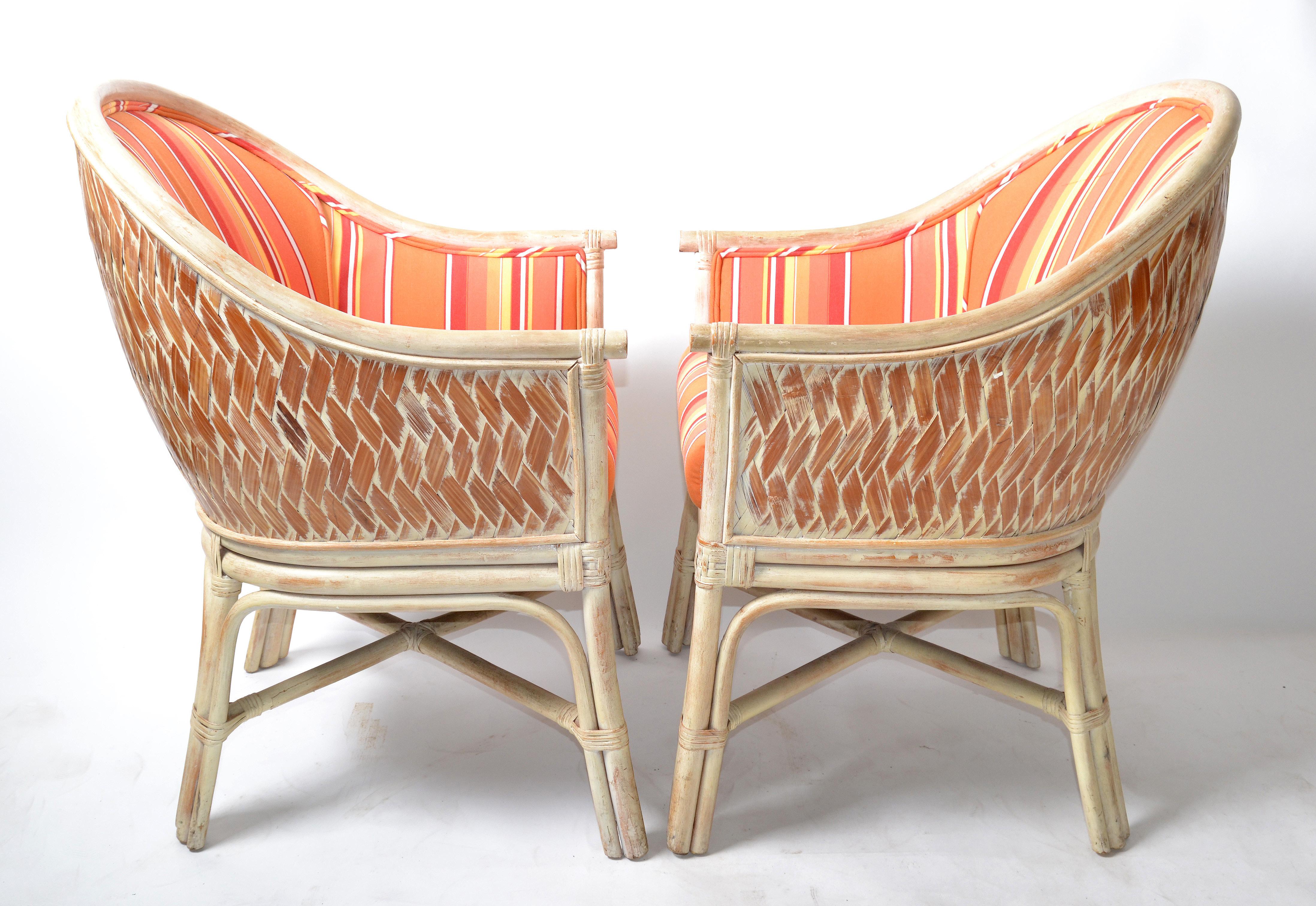 Paire de fauteuils modernes du milieu du siècle dernier en bambou et rotin, tapisserie rayée orange, 1970 en vente 7