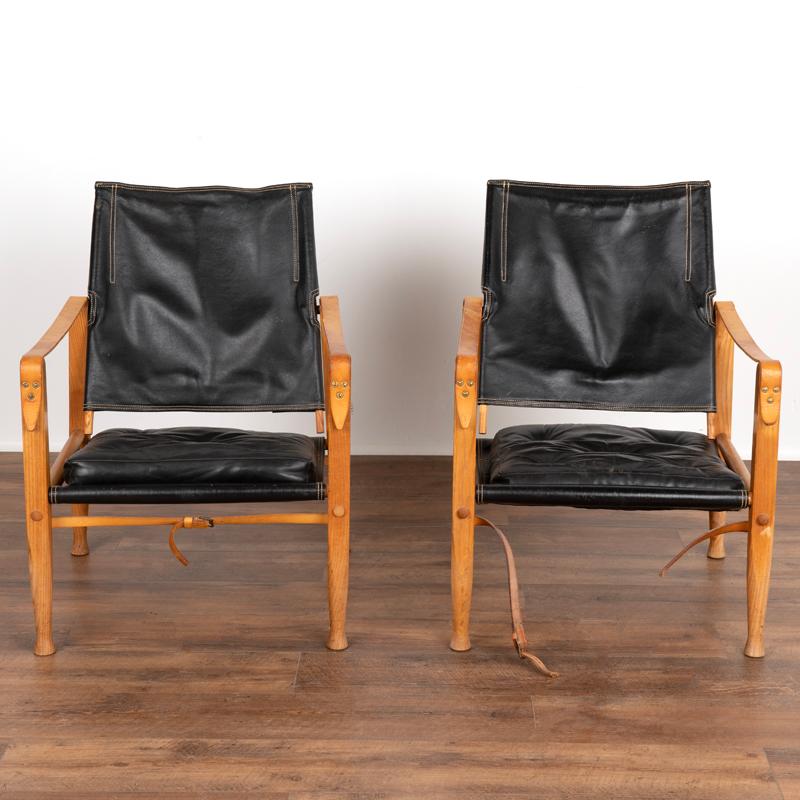 Mid-Century Modern Paire de chaises safari noires modernes du milieu du sicle dernier par Kaare Klint en vente