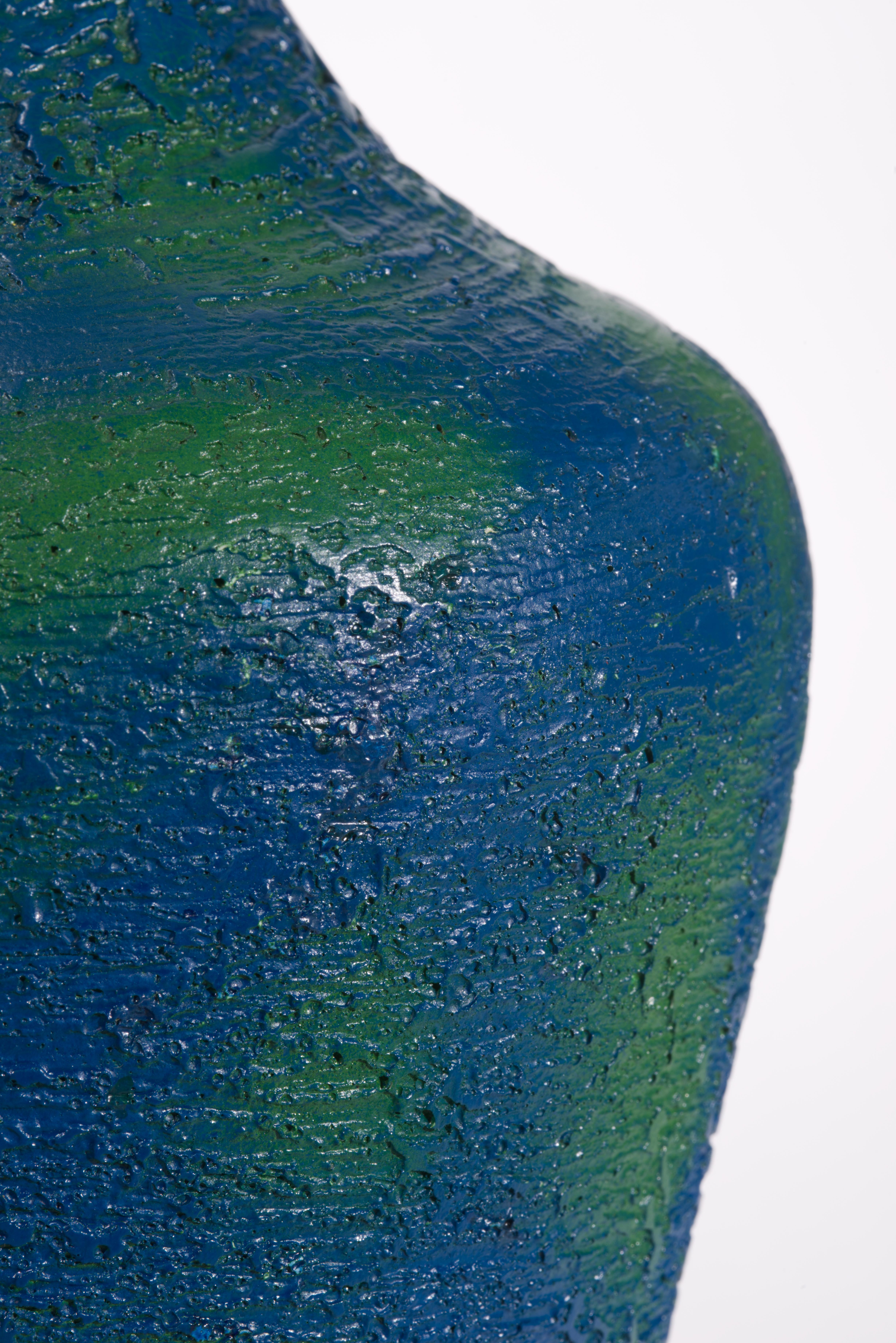 20ième siècle Paire de lampes de table en céramique à glaçure texturée bleue et verte du milieu du siècle dernier en vente